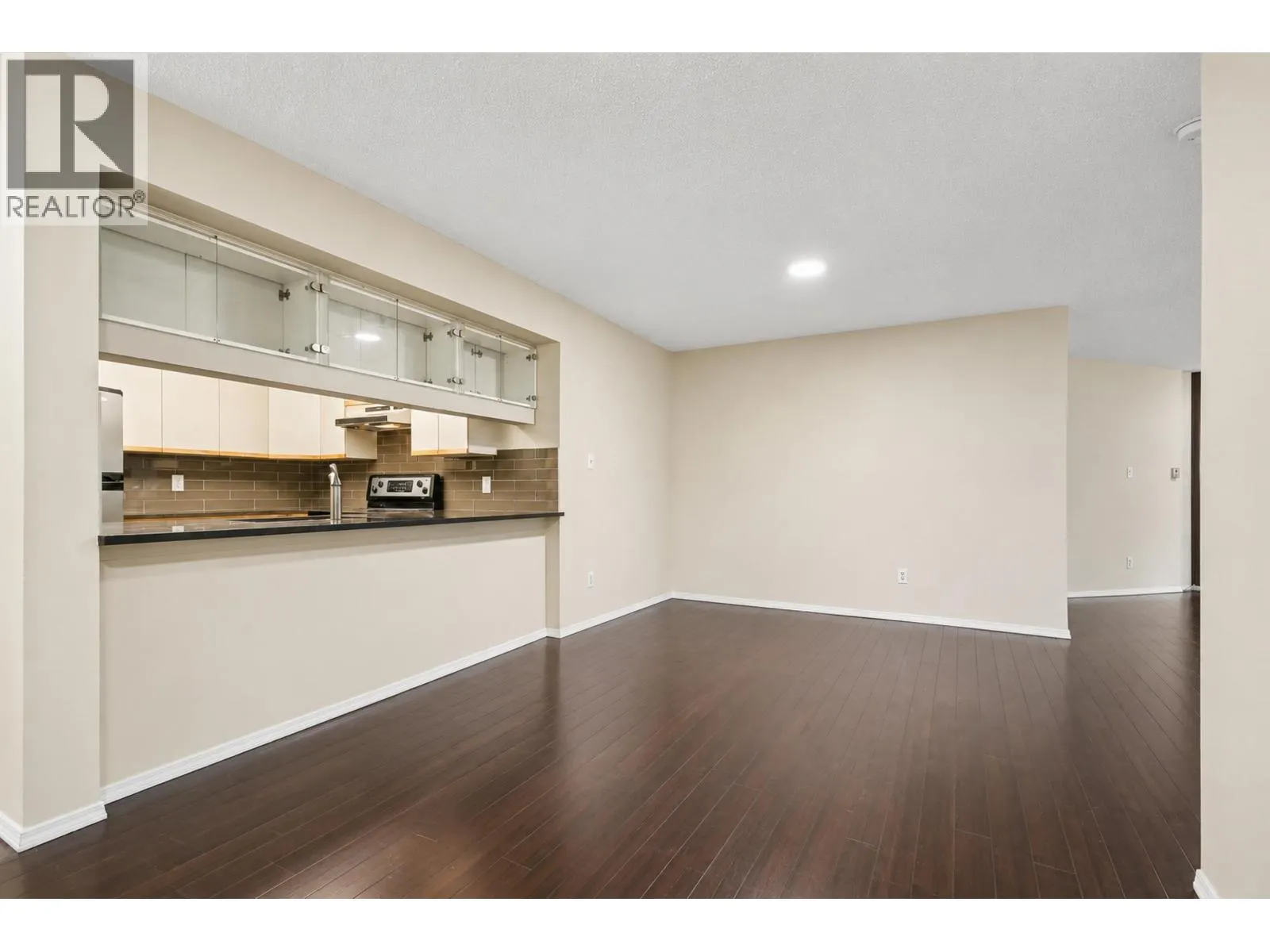 307 69 JAMIESON COURT