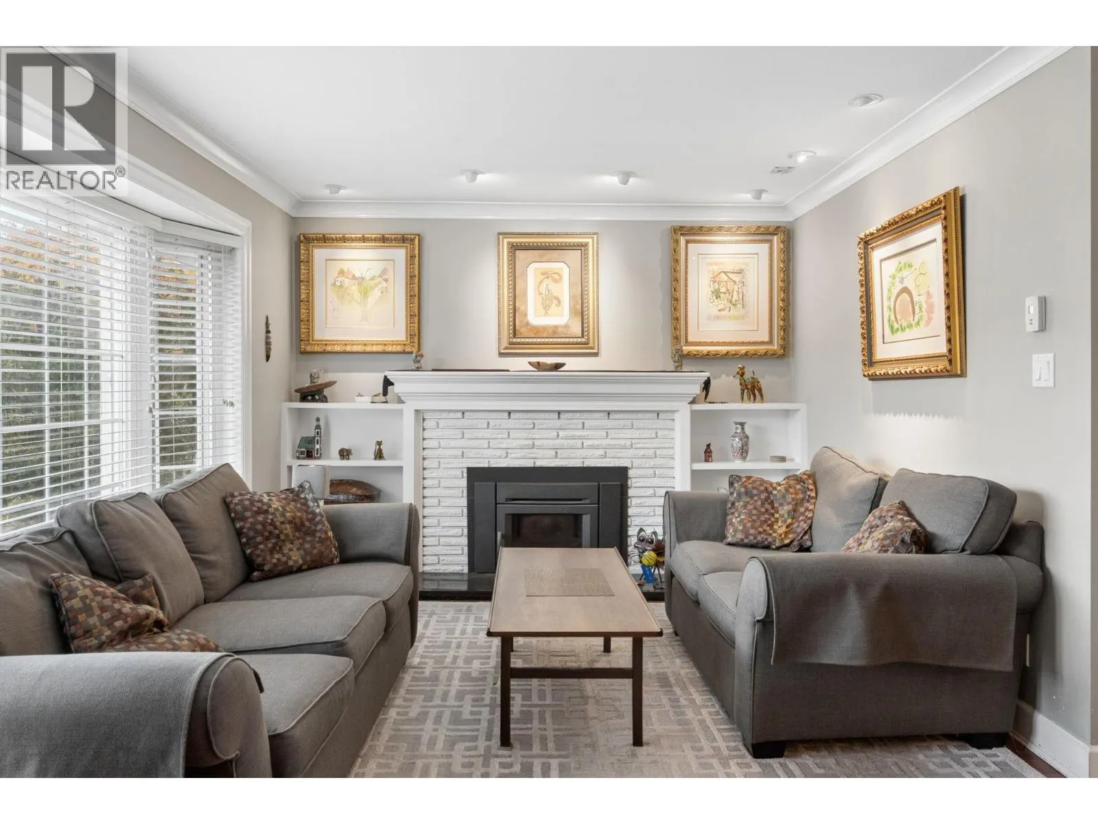 1283 PINEWOOD CRESCENT