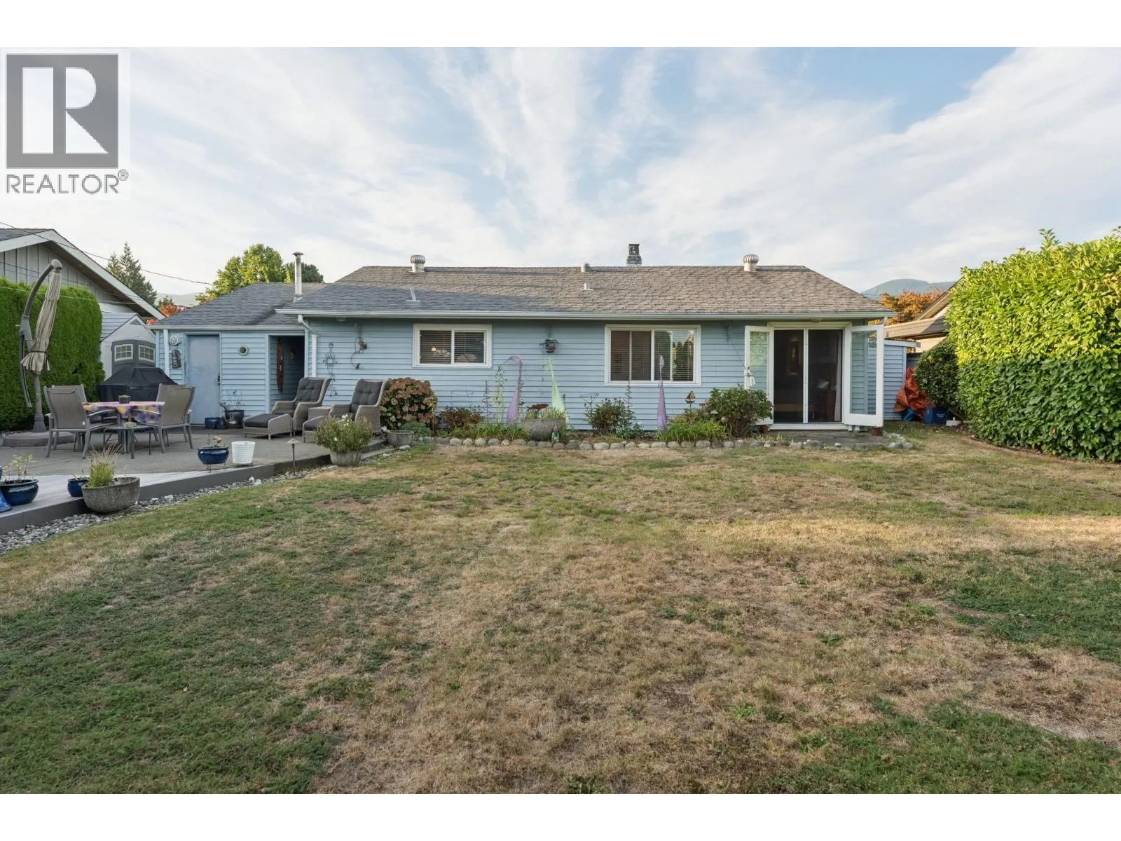 1283 PINEWOOD CRESCENT