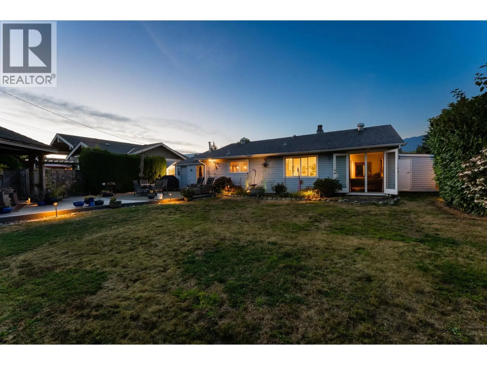 1283 PINEWOOD CRESCENT