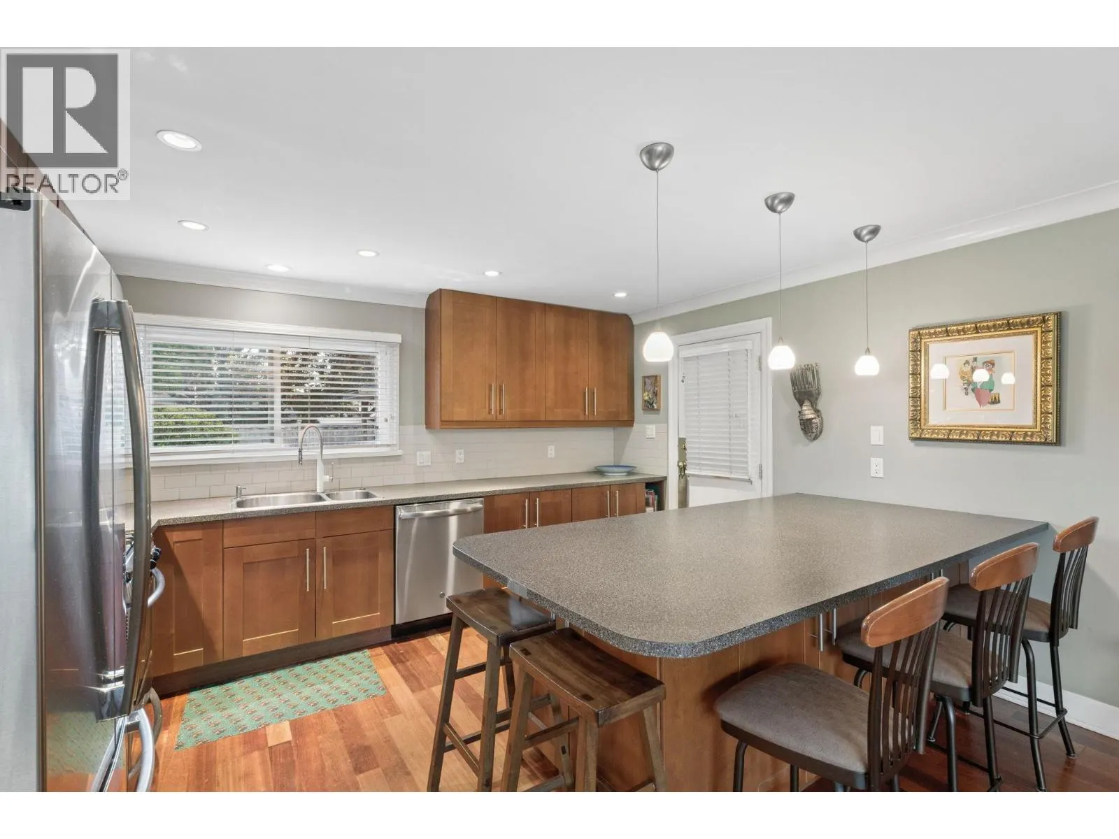1283 PINEWOOD CRESCENT