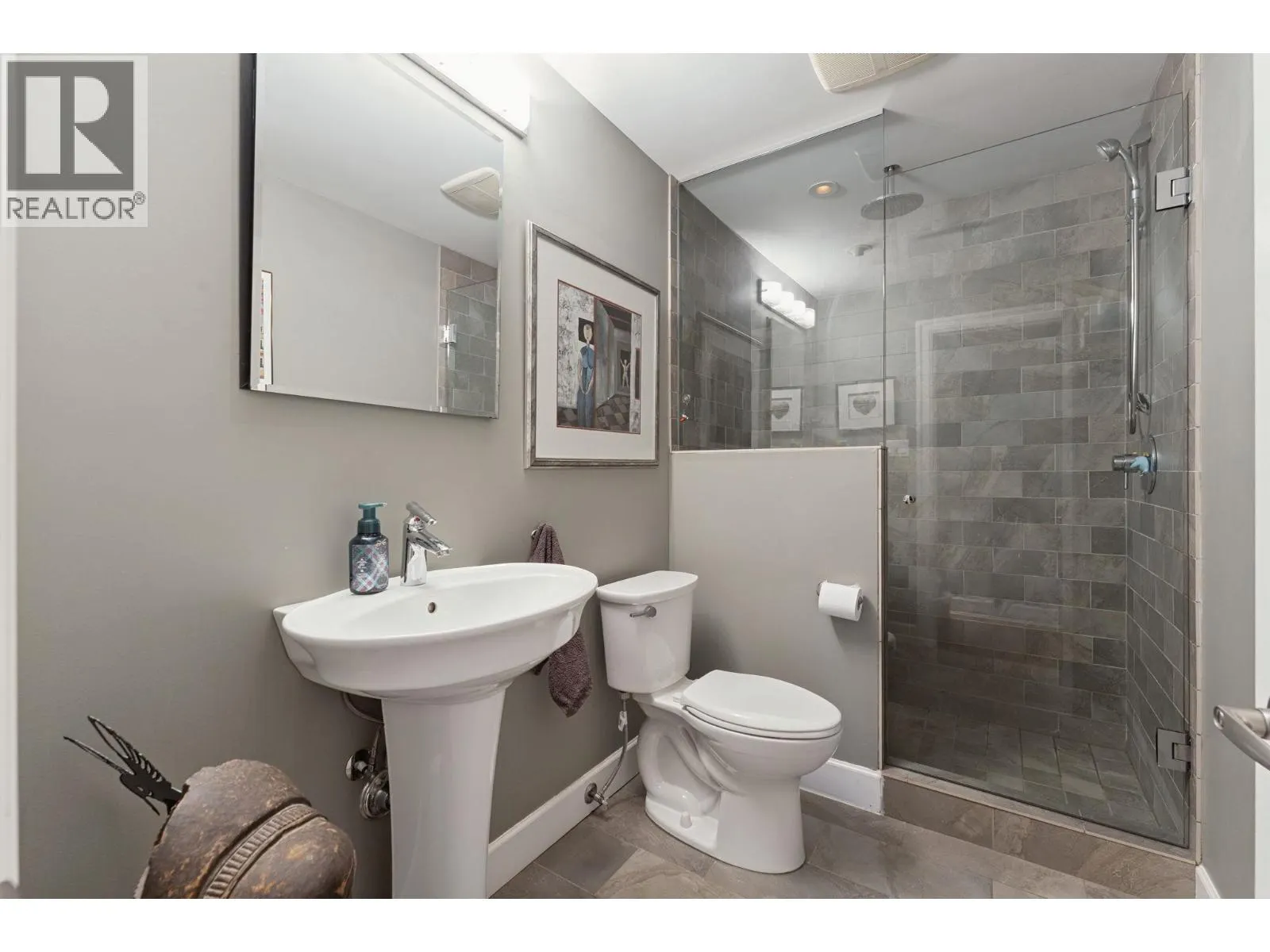 1283 PINEWOOD CRESCENT
