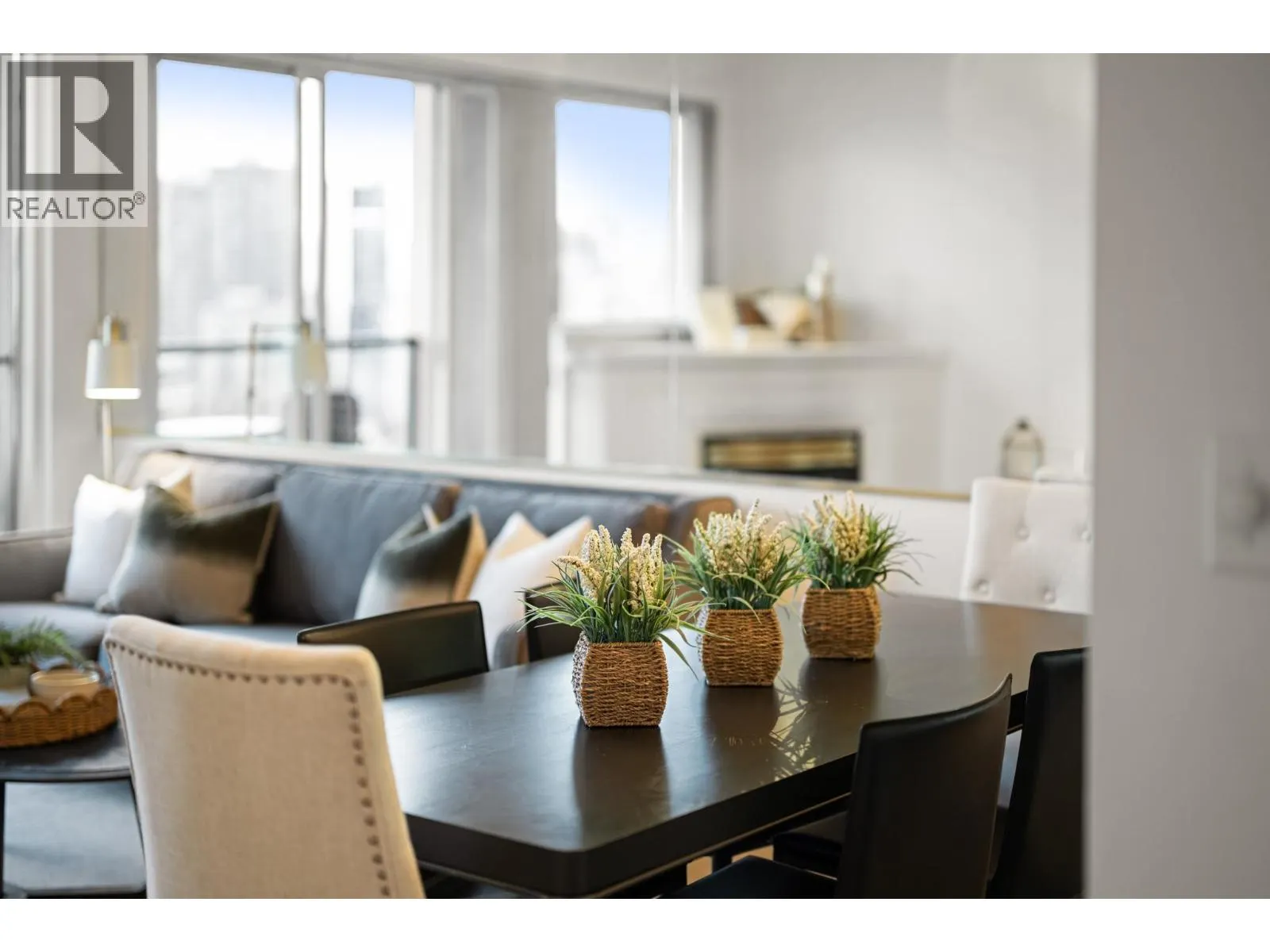 2102 10 LAGUNA COURT