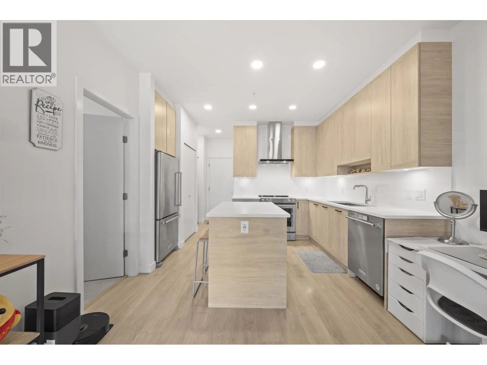 507 7579 16TH STREET