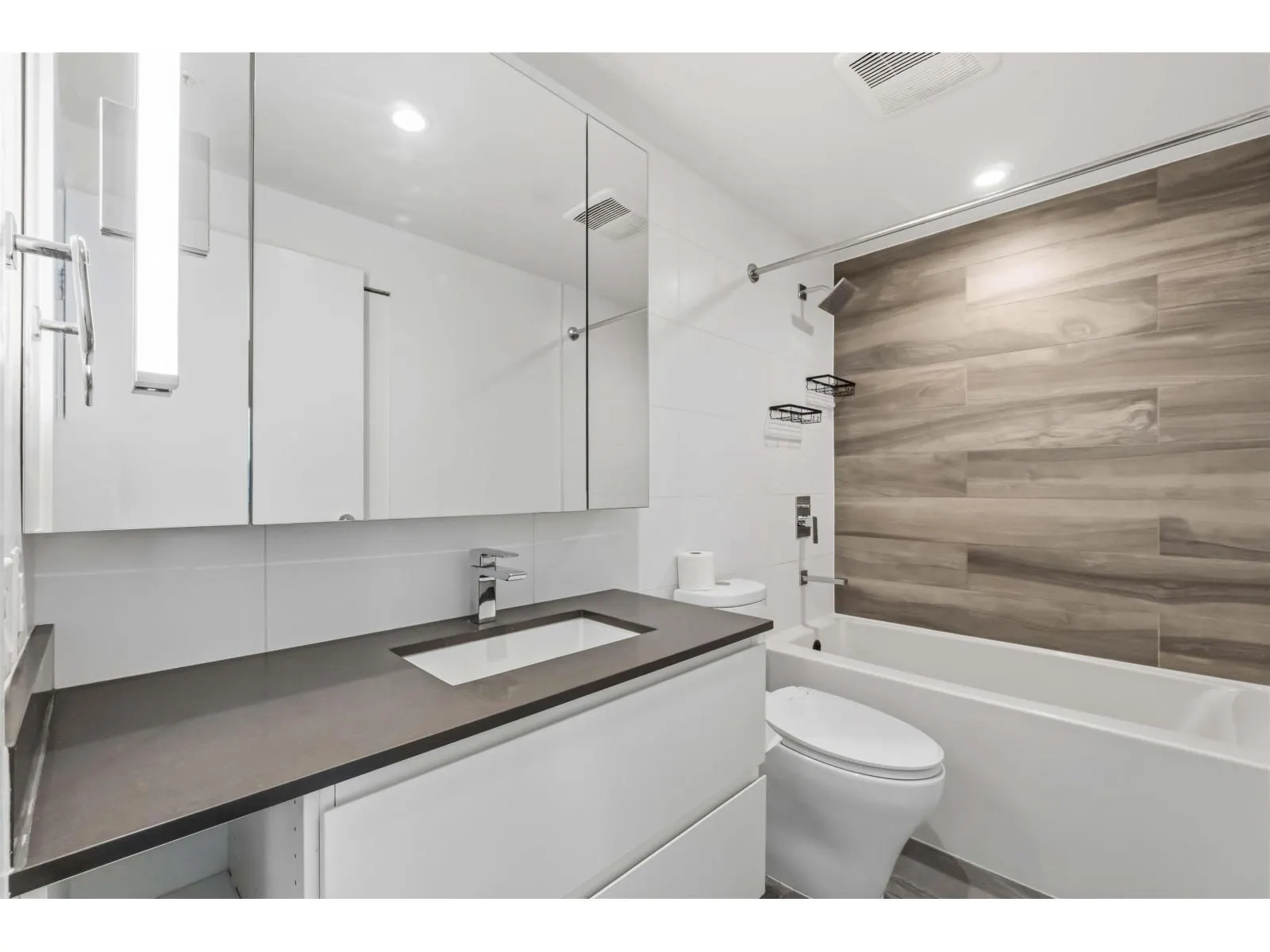 701 13615 FRASER HIGHWAY