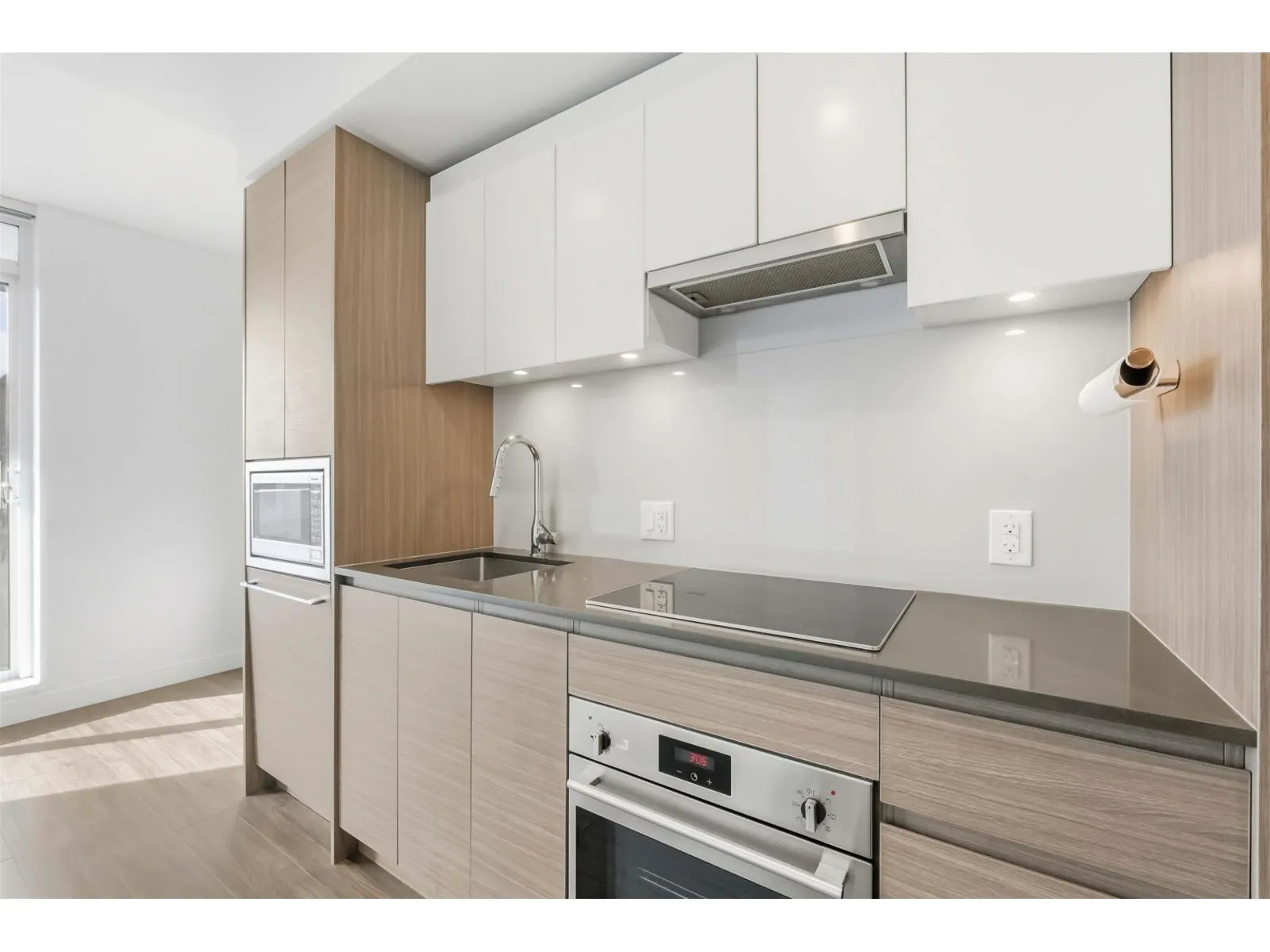 701 13615 FRASER HIGHWAY