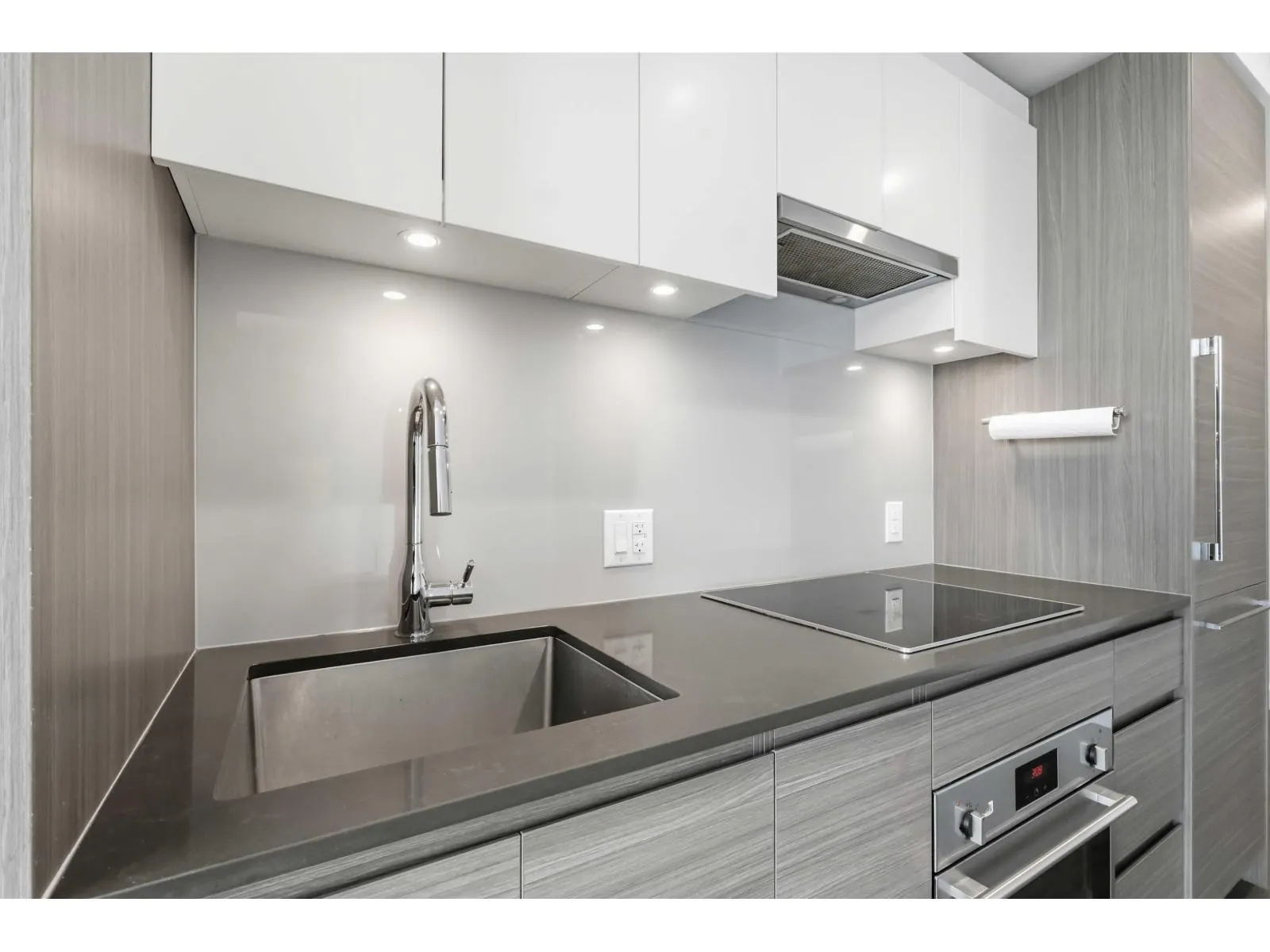 701 13615 FRASER HIGHWAY