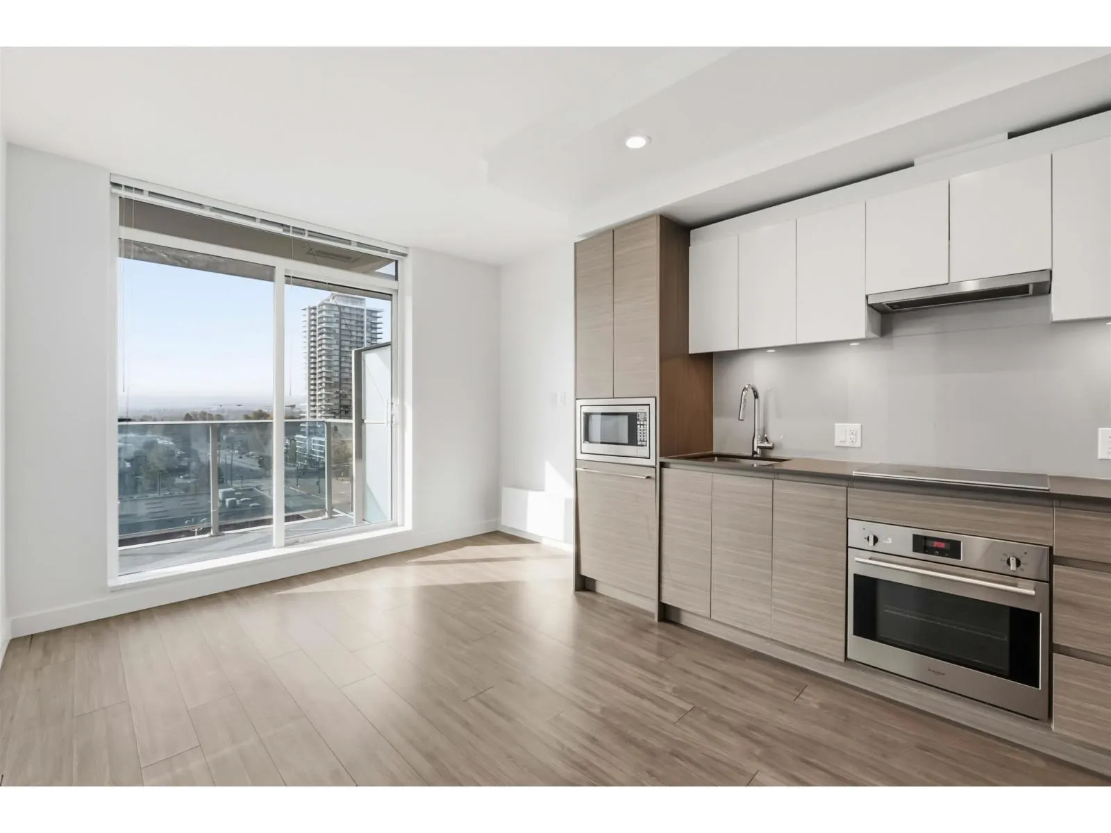 701 13615 FRASER HIGHWAY