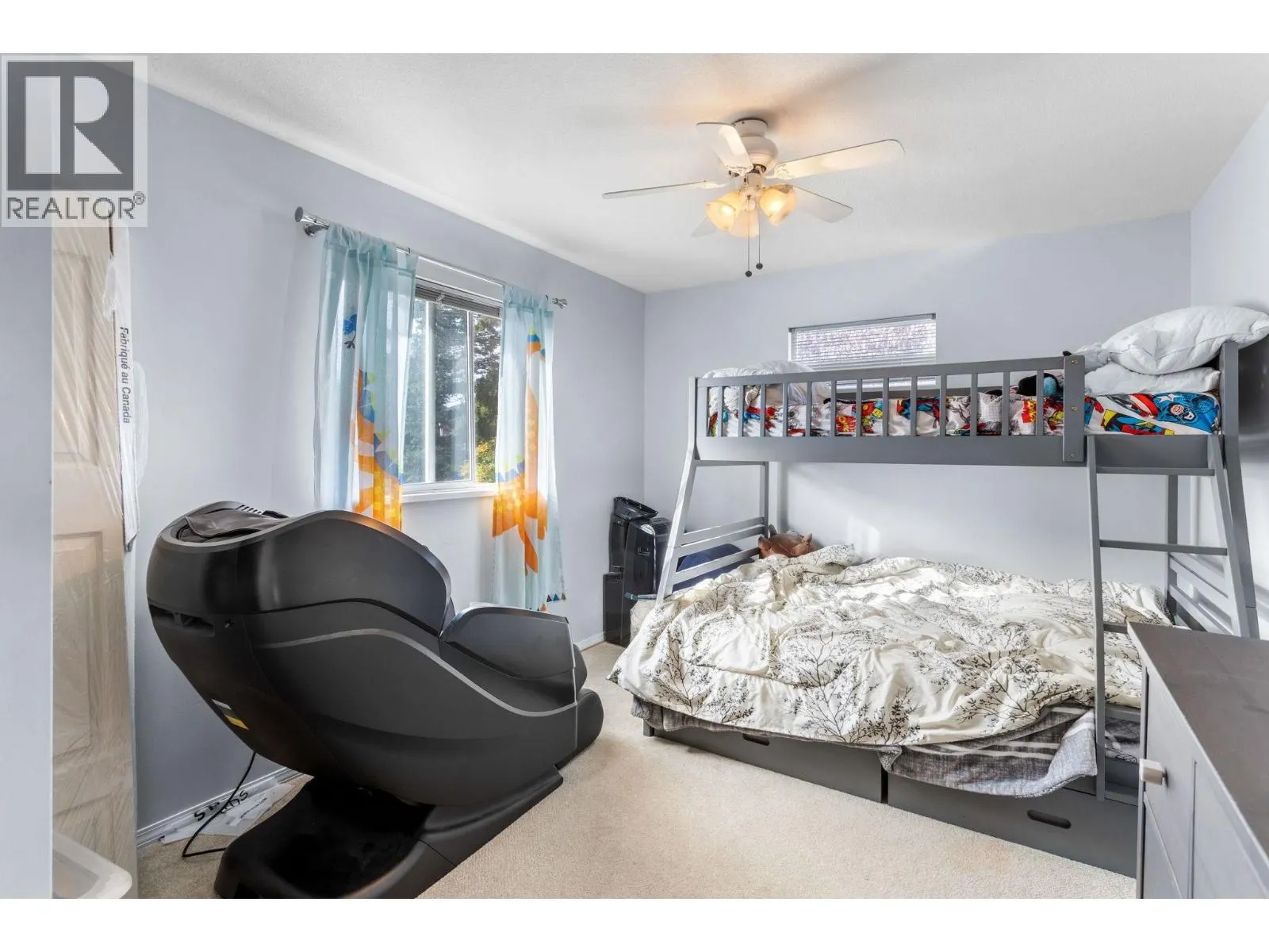 1147 EARLS COURT