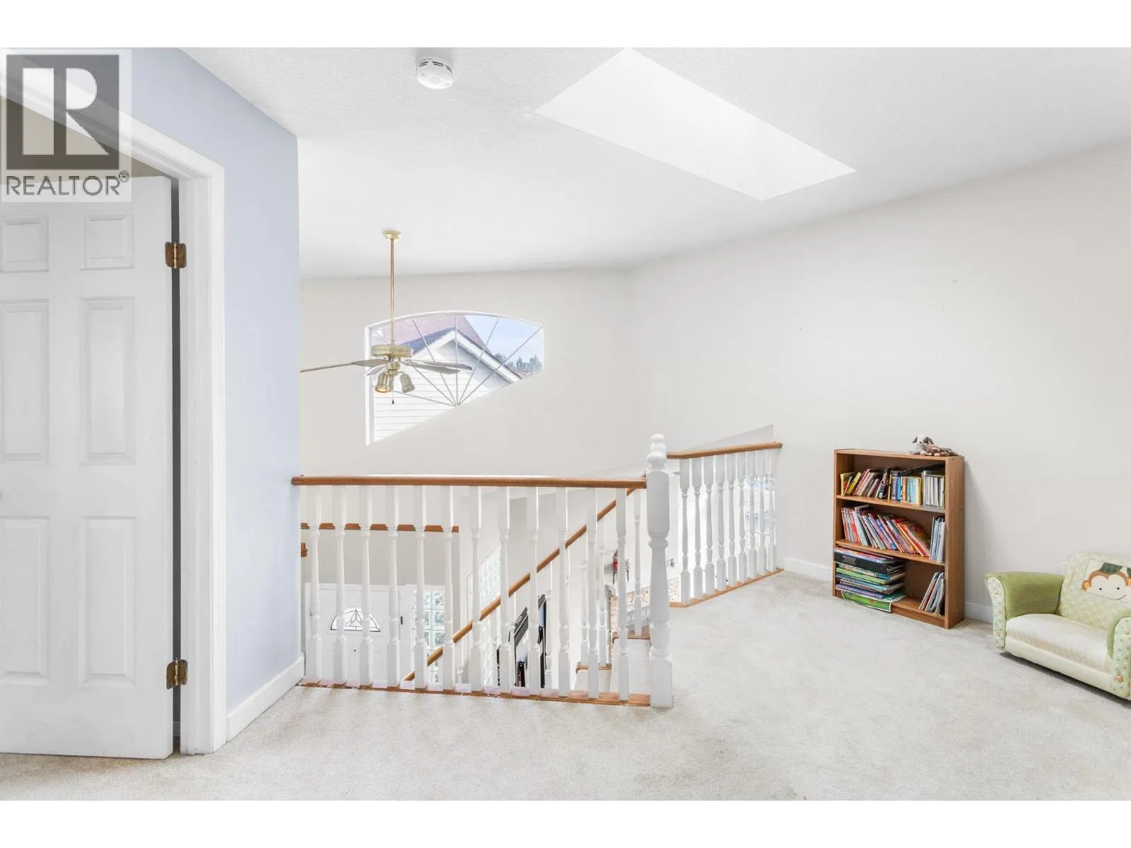 1147 EARLS COURT
