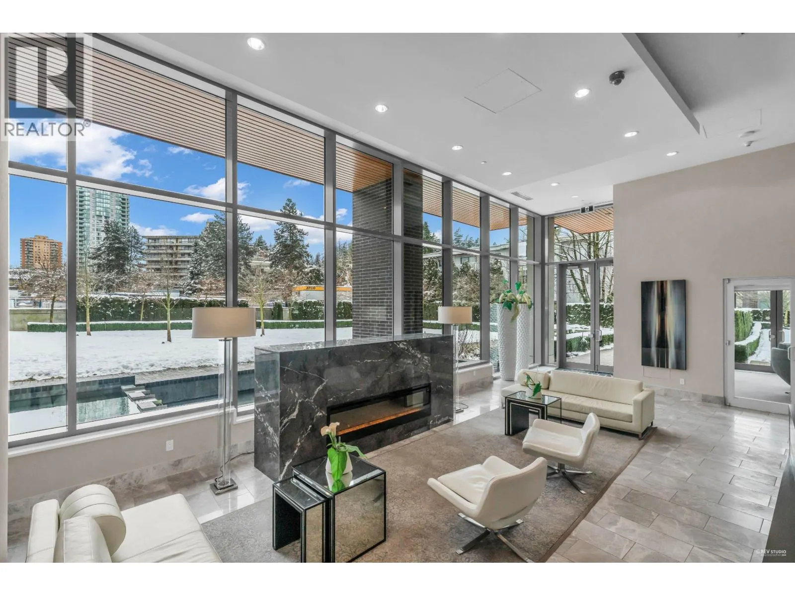 2608 5883 BARKER AVENUE