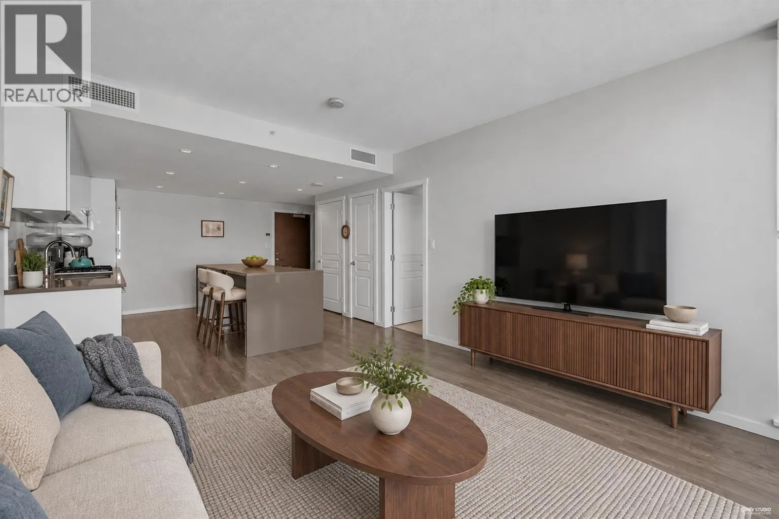 2608 5883 BARKER AVENUE