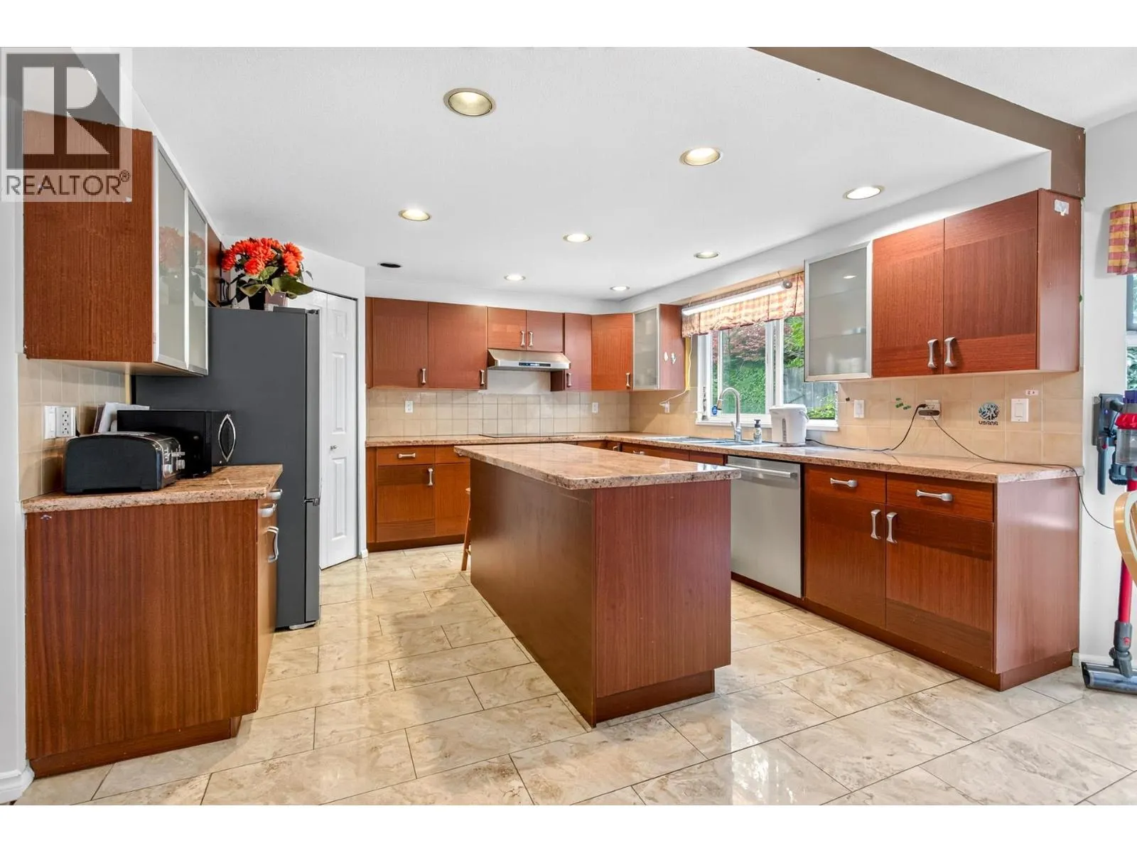 1599 PLATEAU CRESCENT