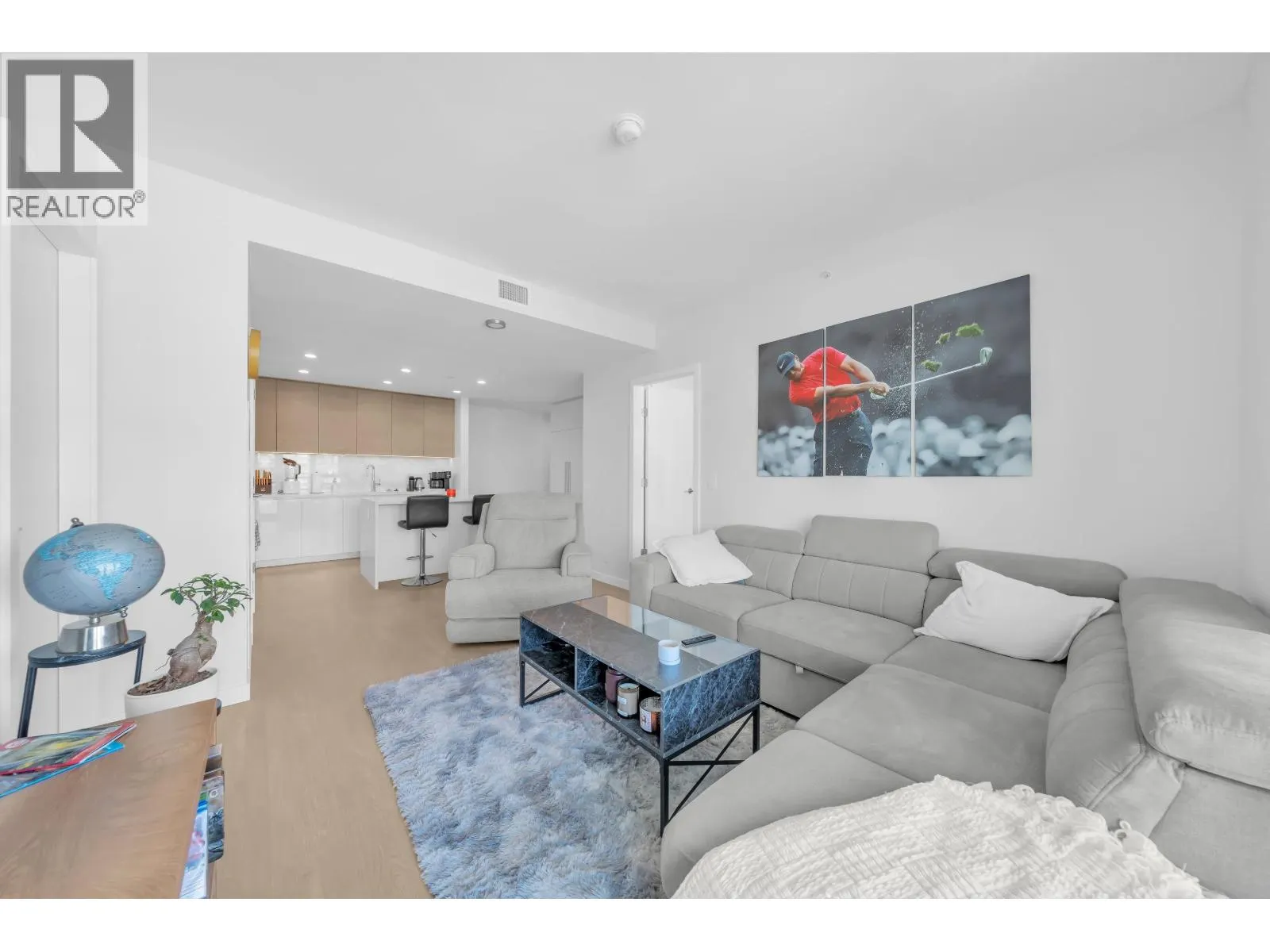 2506 4168 LOUGHEED HIGHWAY
