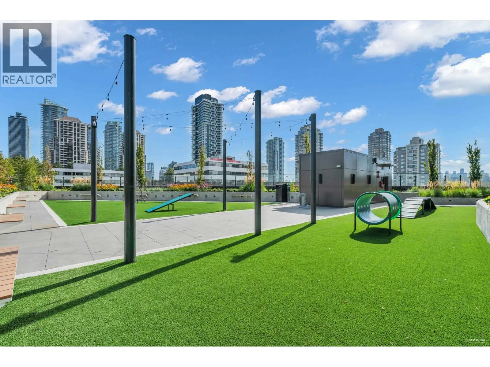 2506 4168 LOUGHEED HIGHWAY