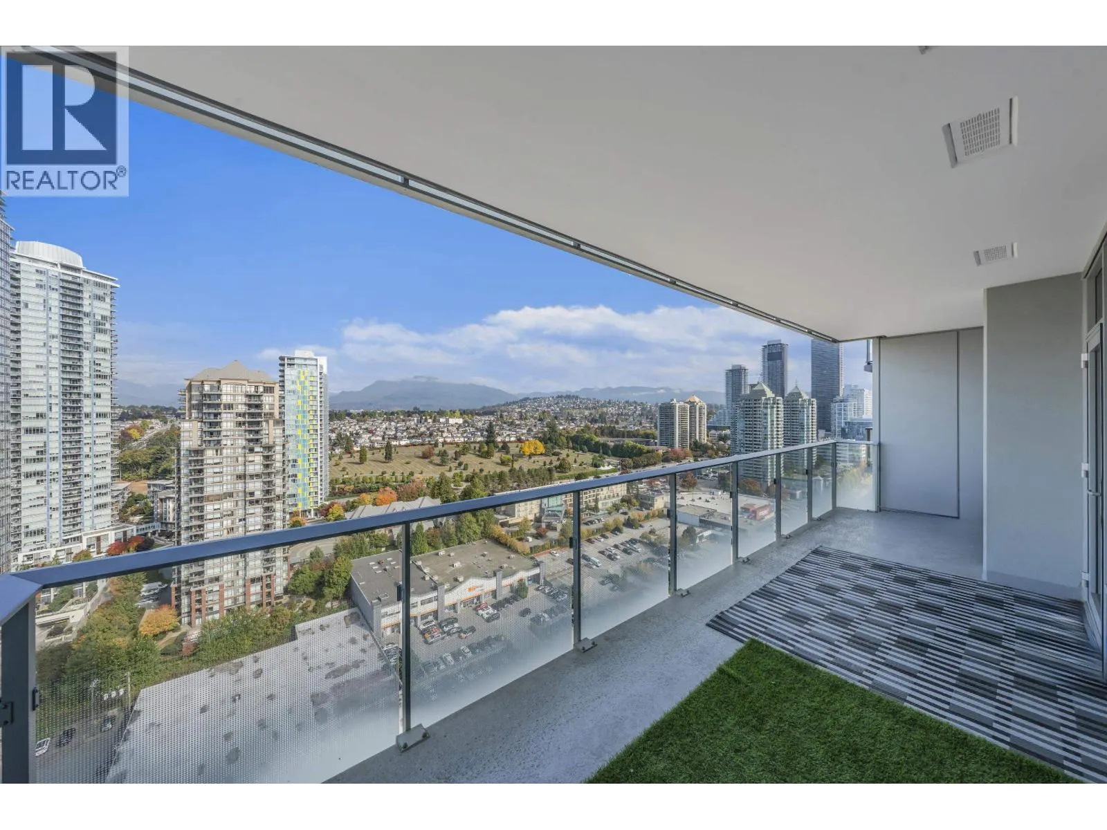 2506 4168 LOUGHEED HIGHWAY