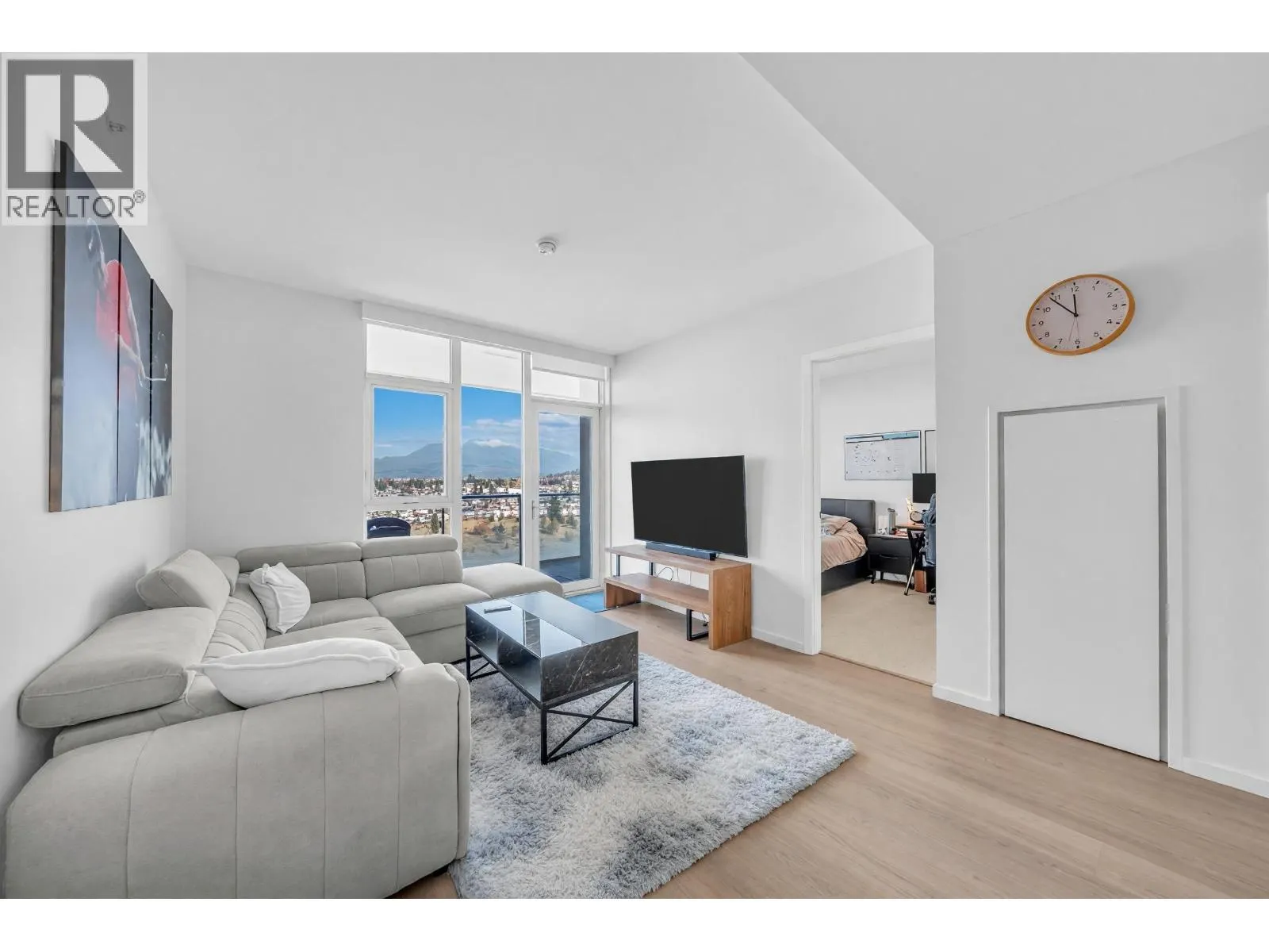 2506 4168 LOUGHEED HIGHWAY