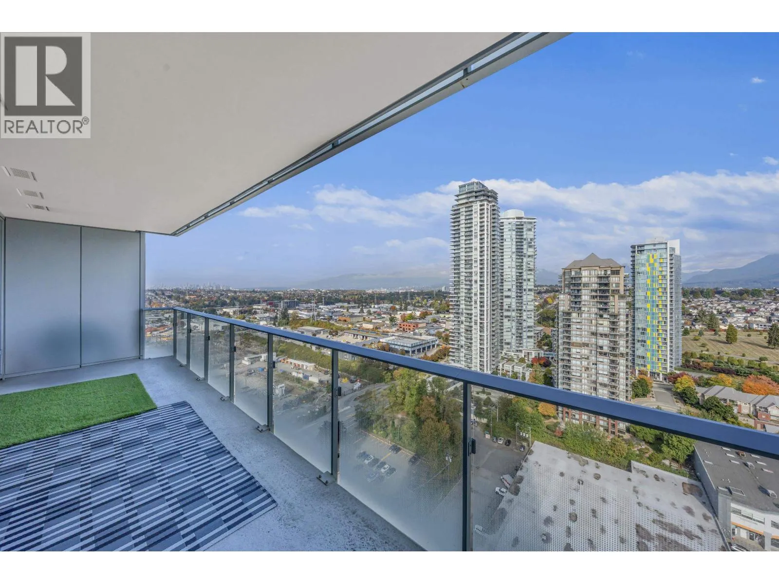 2506 4168 LOUGHEED HIGHWAY