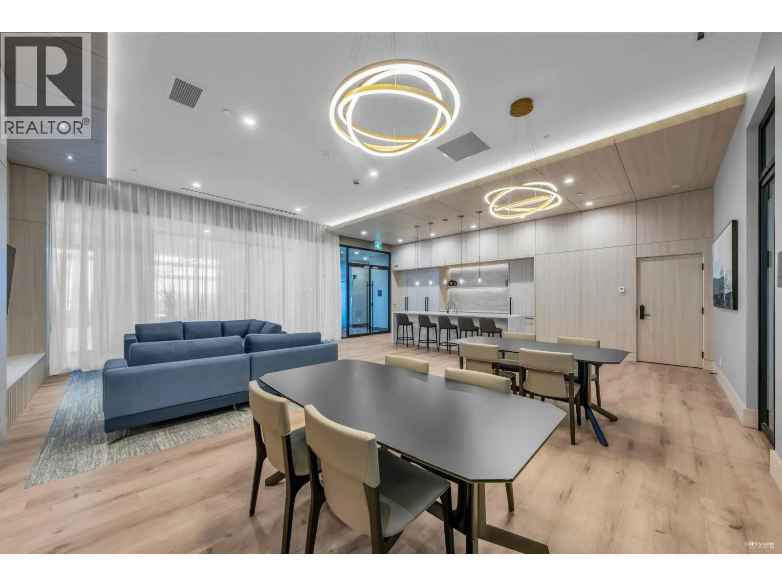 2506 4168 LOUGHEED HIGHWAY