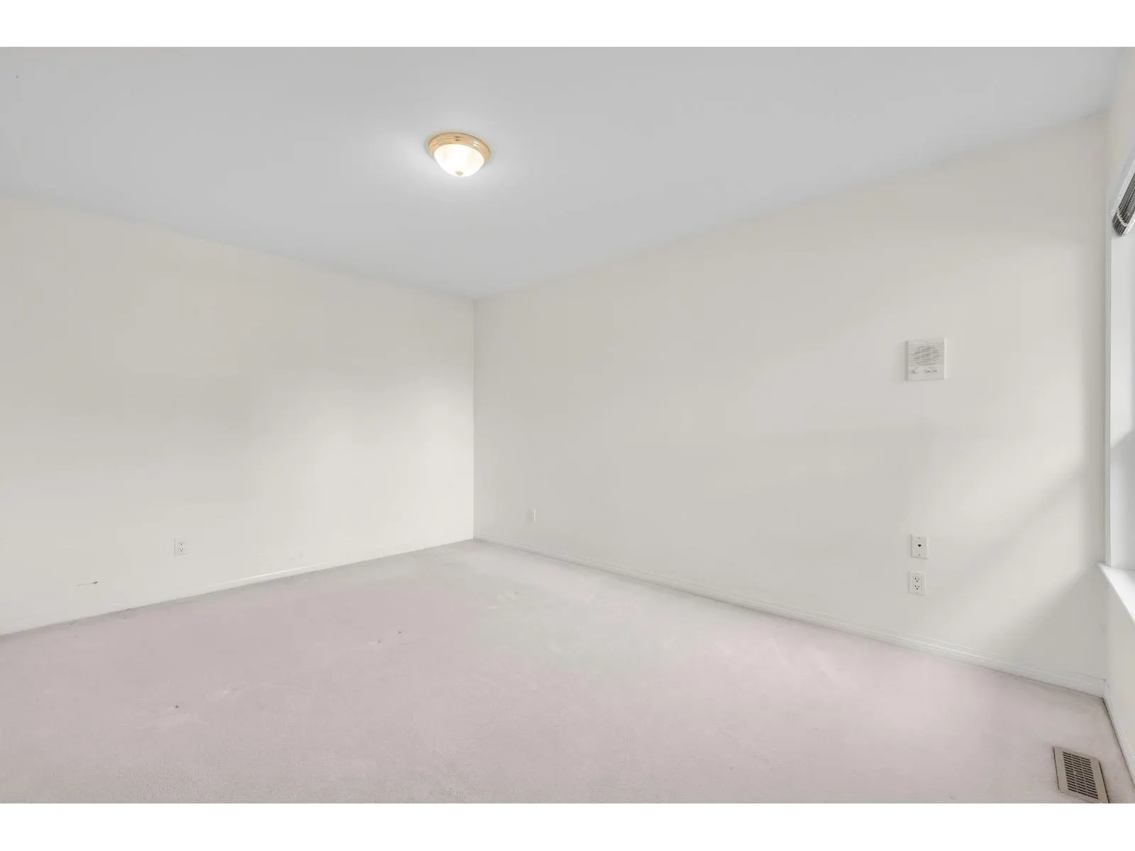 11036 163A STREET