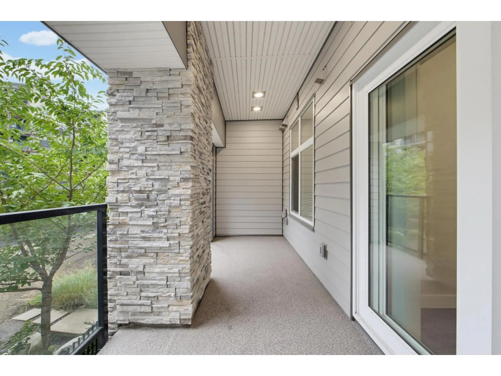 205 11077 RAVINE ROAD