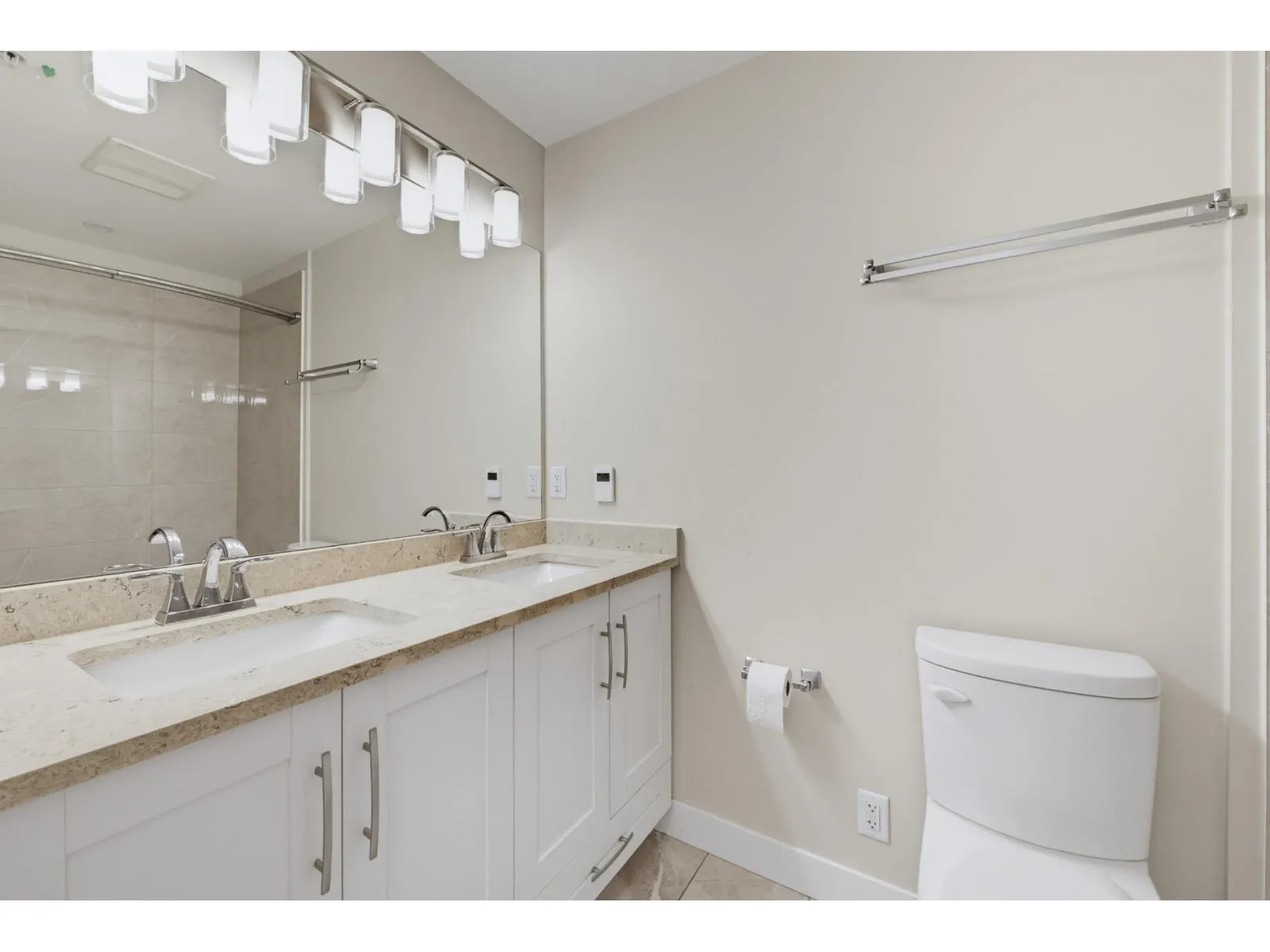 205 11077 RAVINE ROAD