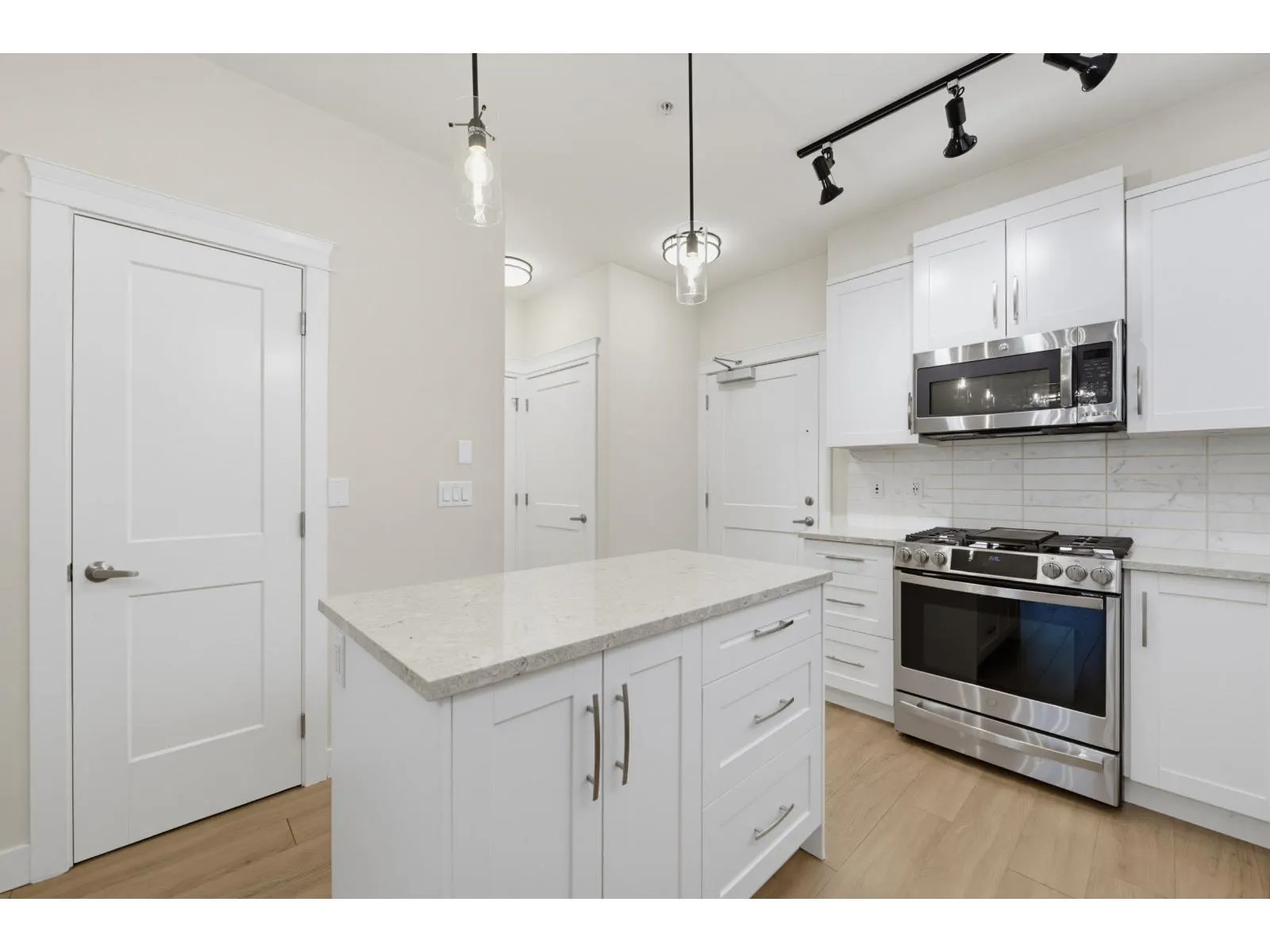 205 11077 RAVINE ROAD