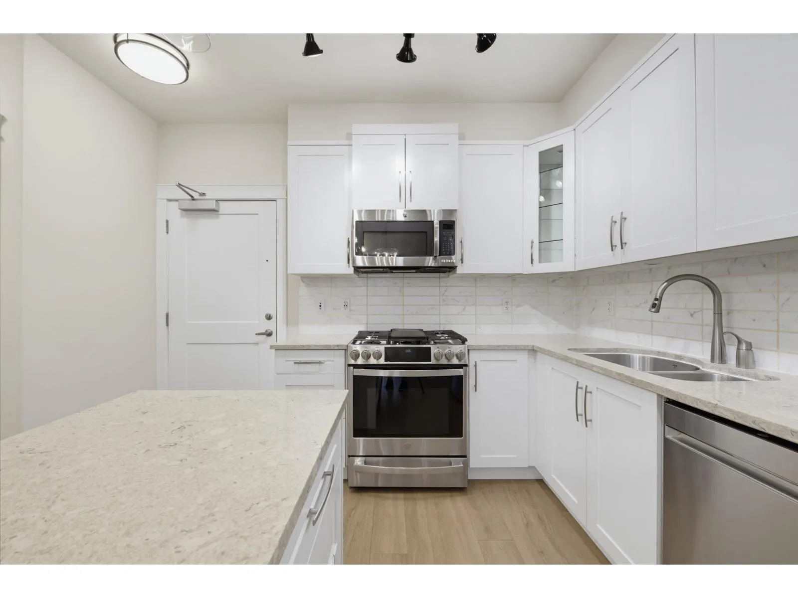 205 11077 RAVINE ROAD