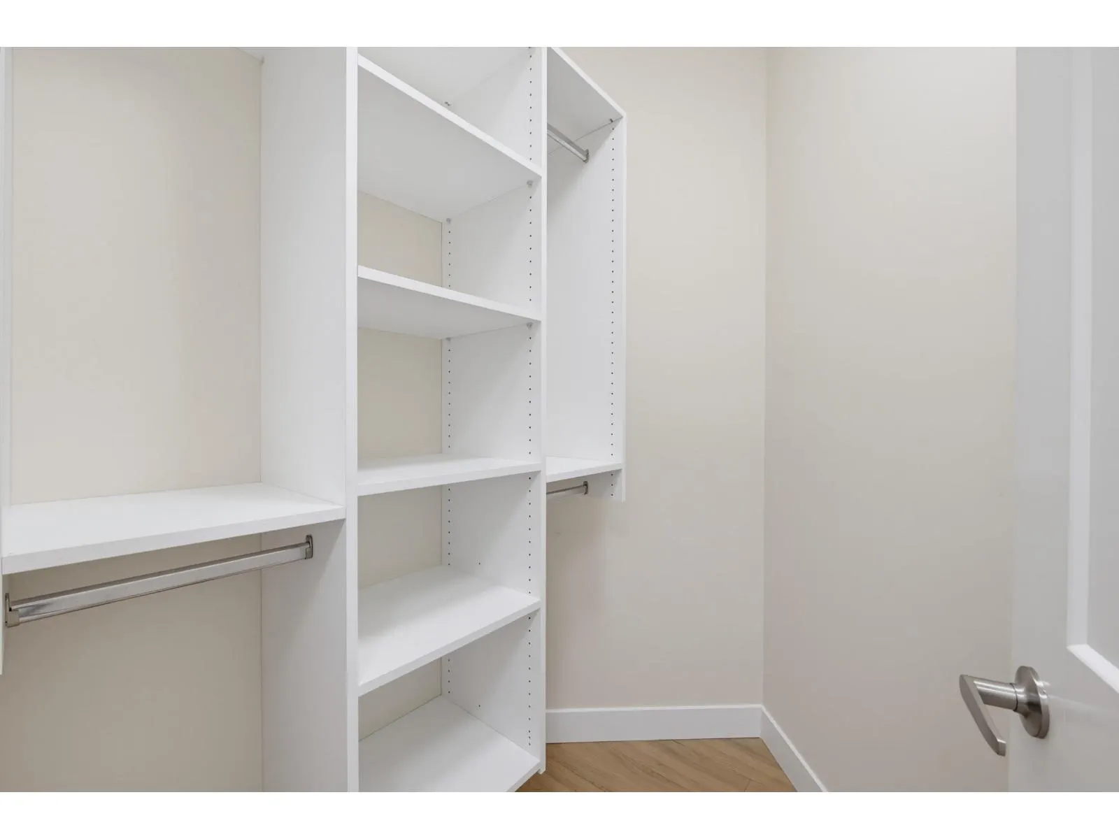205 11077 RAVINE ROAD