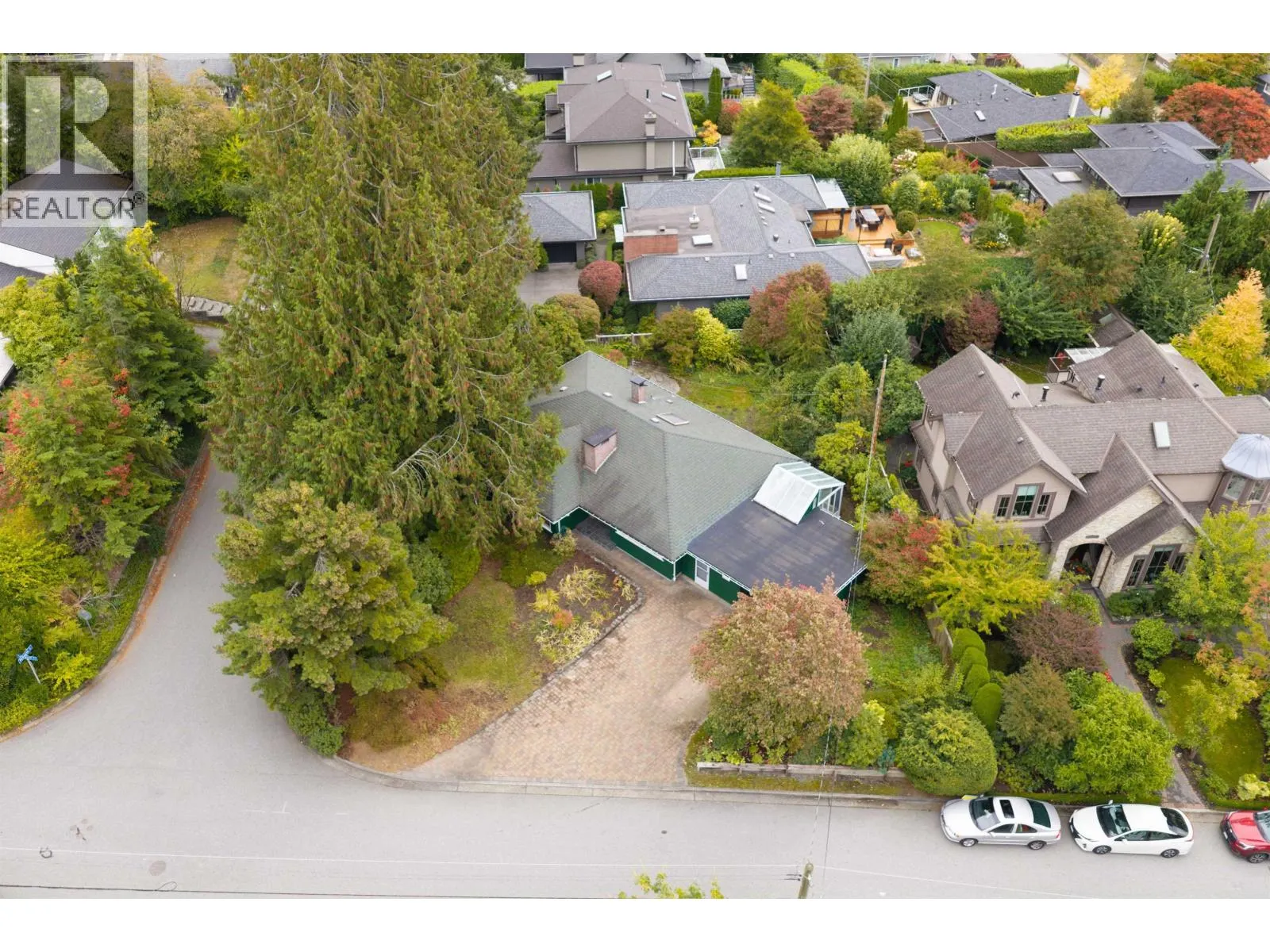 3692 SUNNYCREST DRIVE