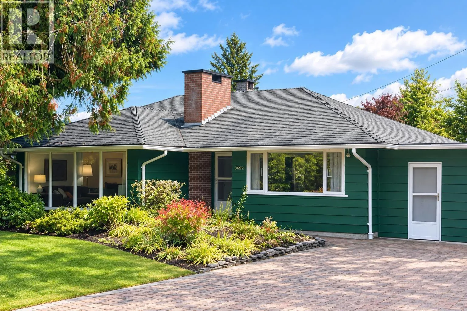 3692 SUNNYCREST DRIVE