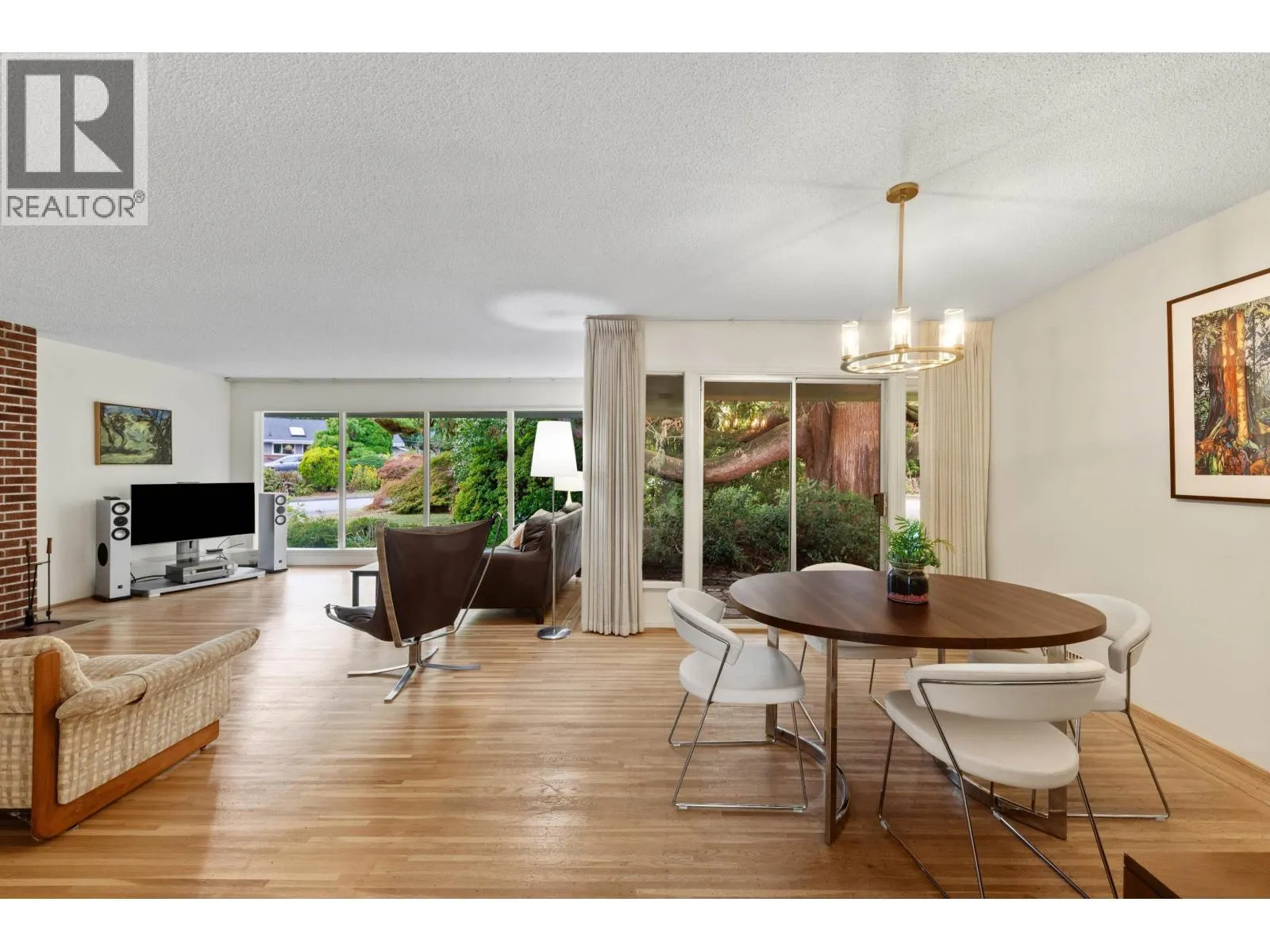 3692 SUNNYCREST DRIVE