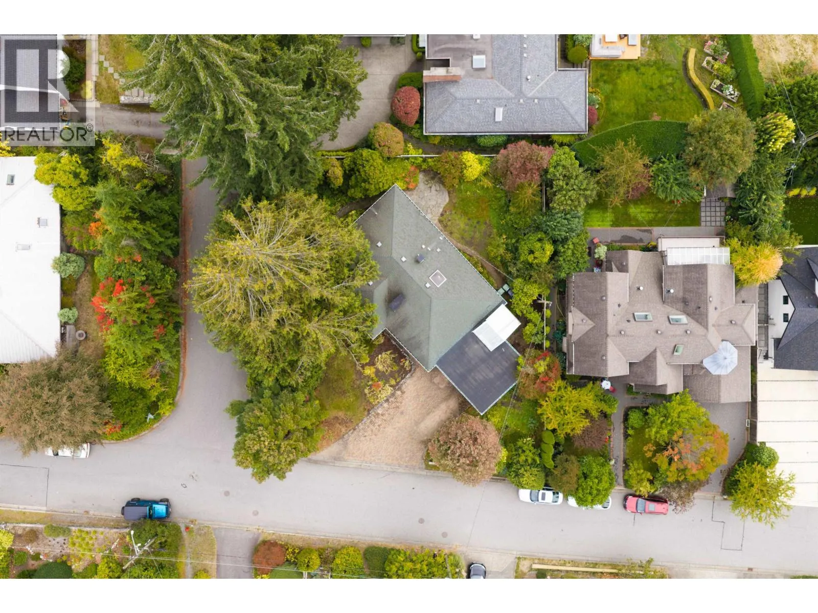 3692 SUNNYCREST DRIVE