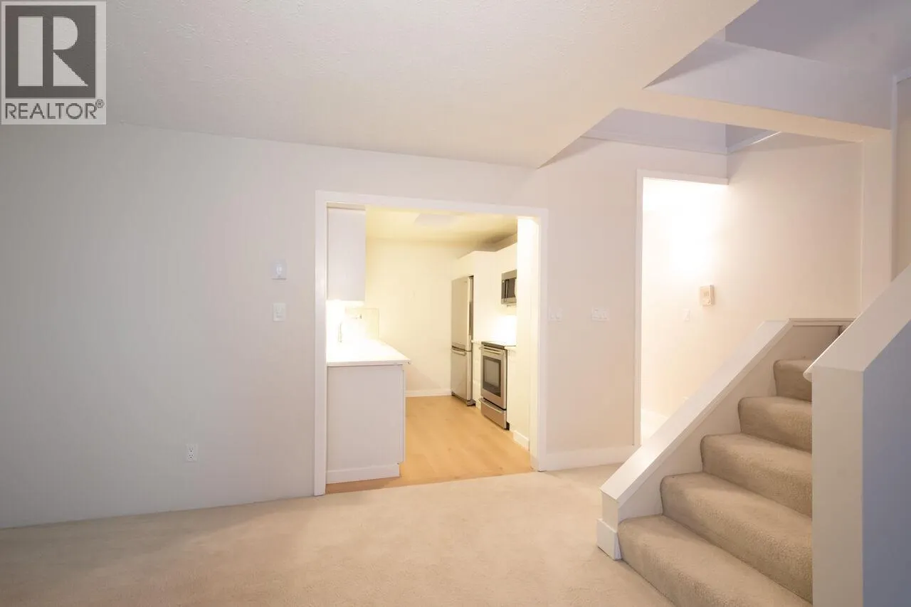 210 2274 FOLKESTONE WAY