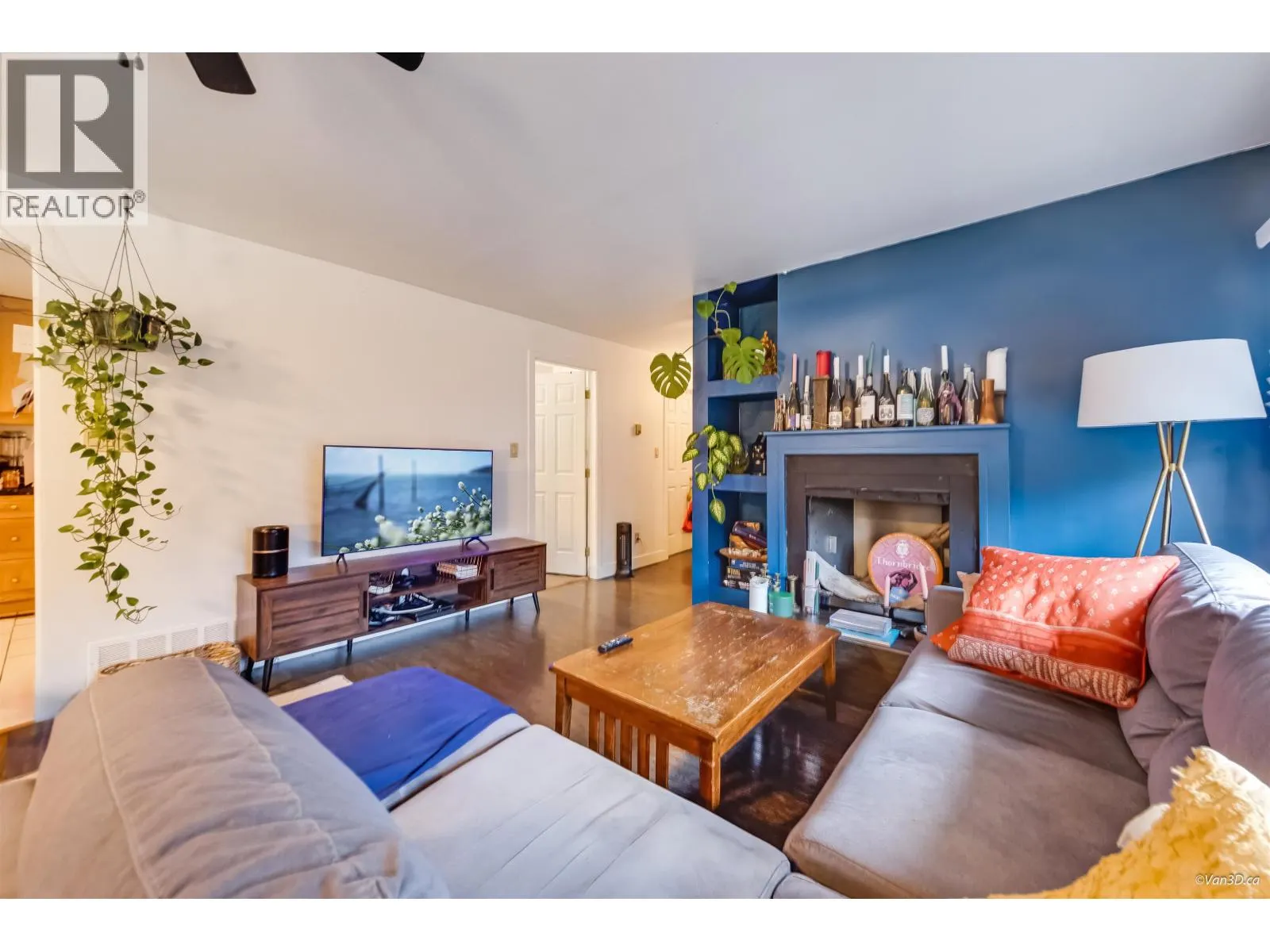 1536 BOND STREET