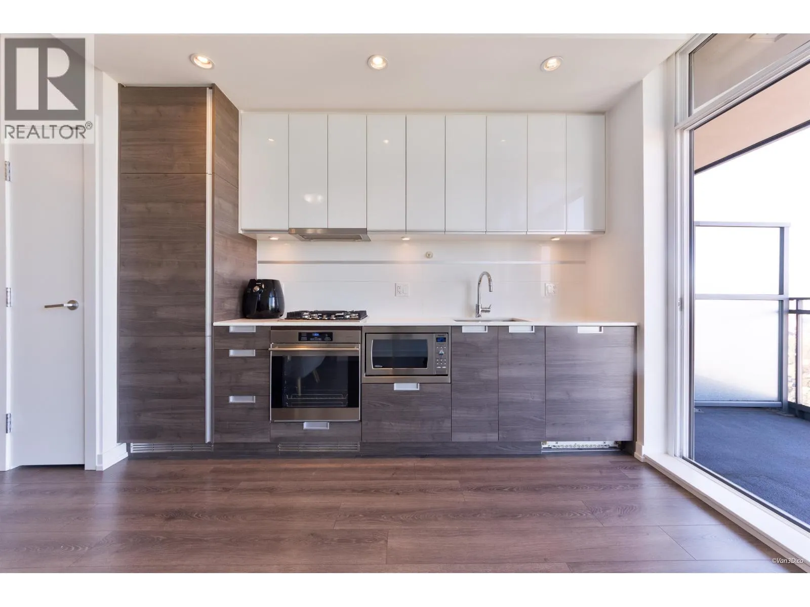 3606 4688 KINGSWAY