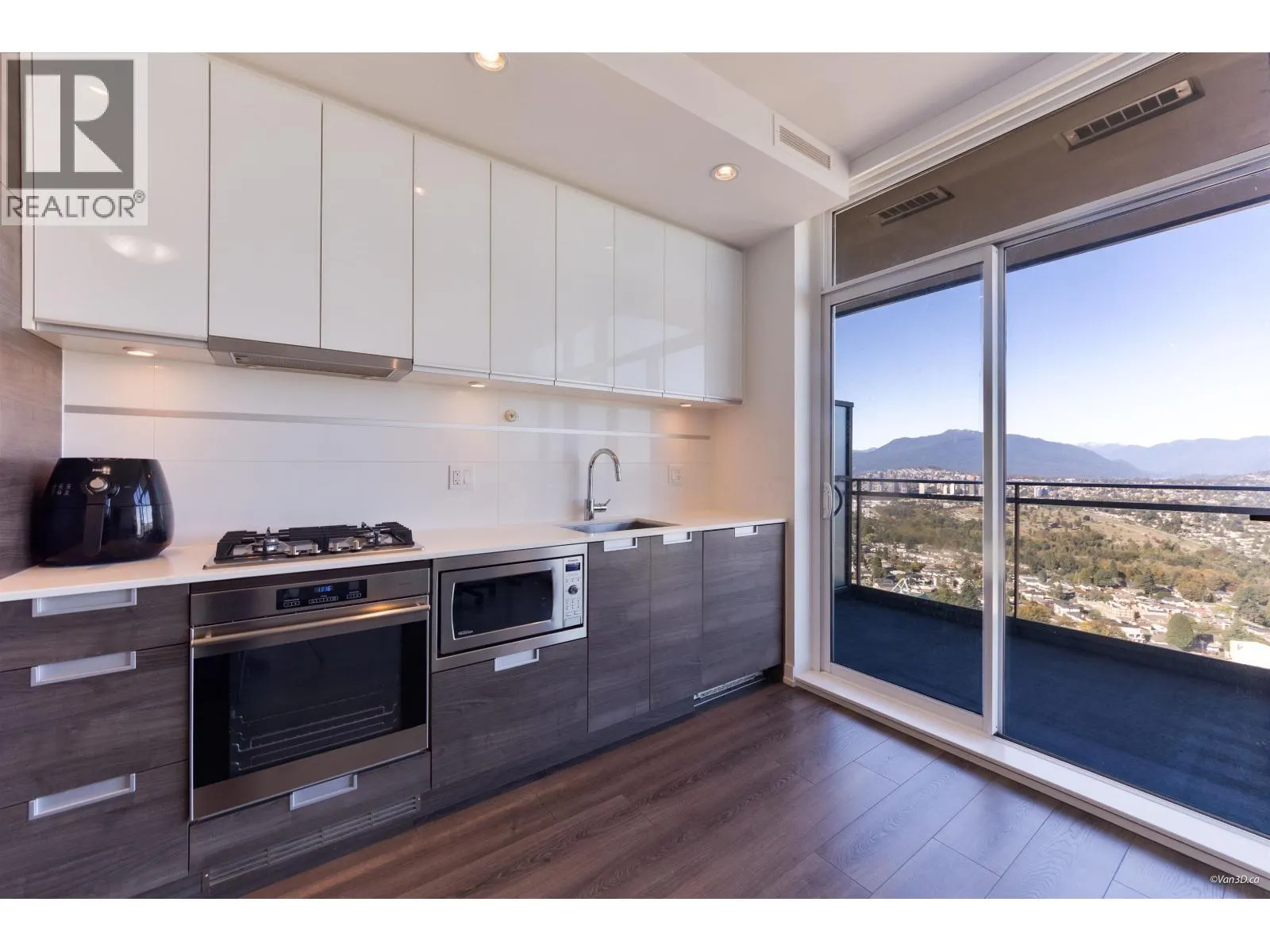 3606 4688 KINGSWAY