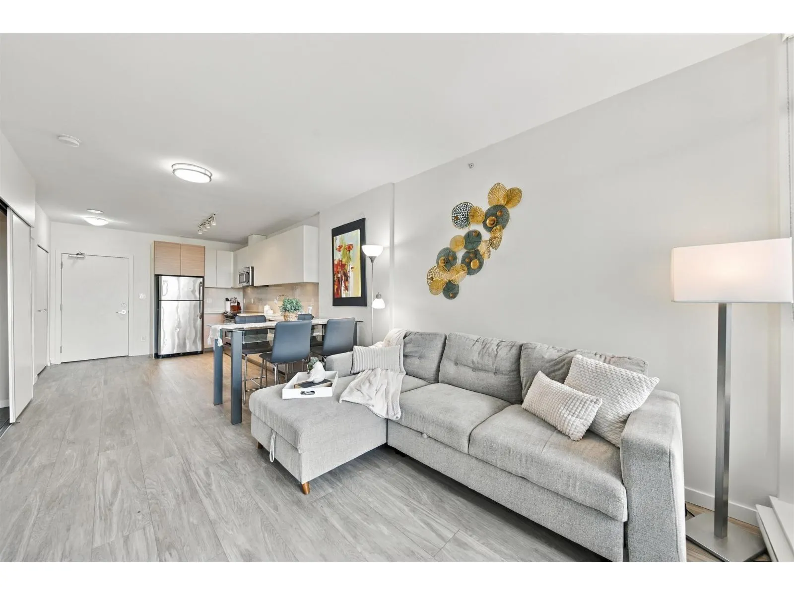 304 13303 CENTRAL AVENUE