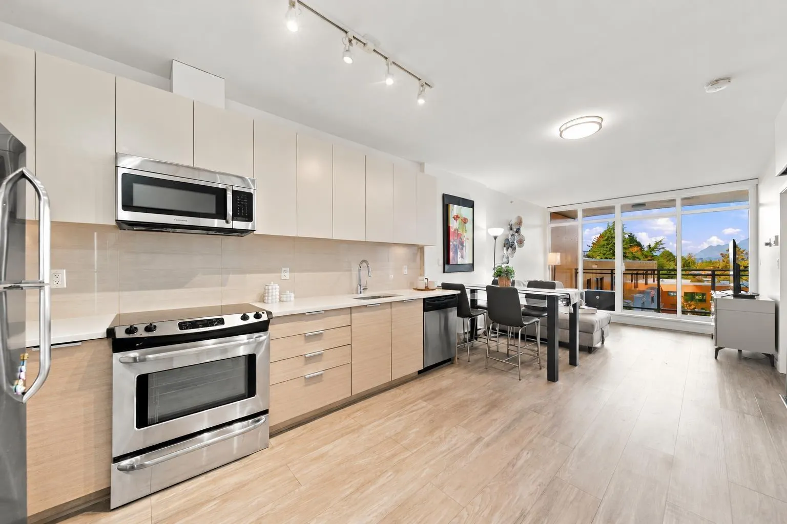 304 13303 CENTRAL AVENUE