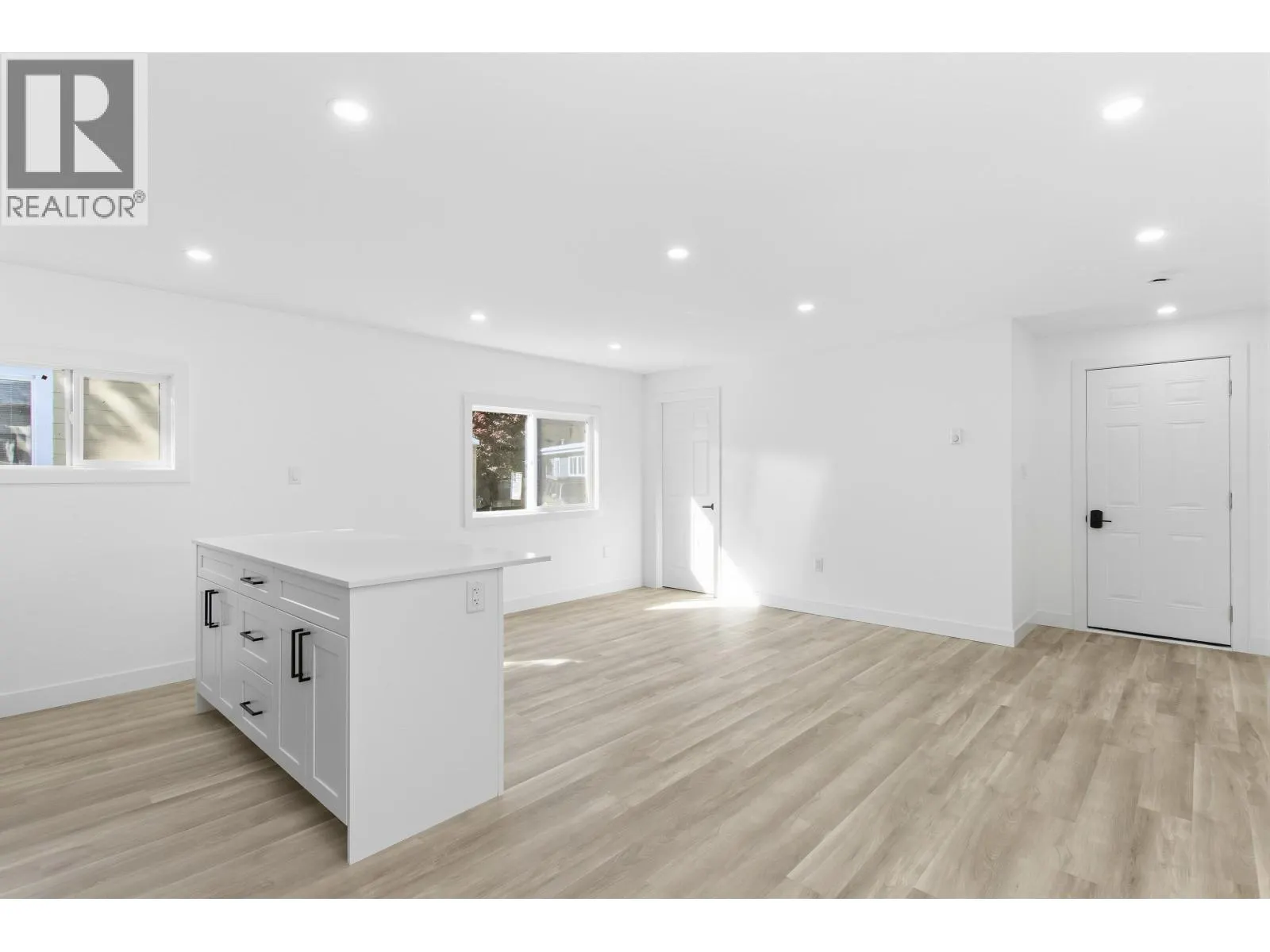 3 39884 GOVERNMENT ROAD