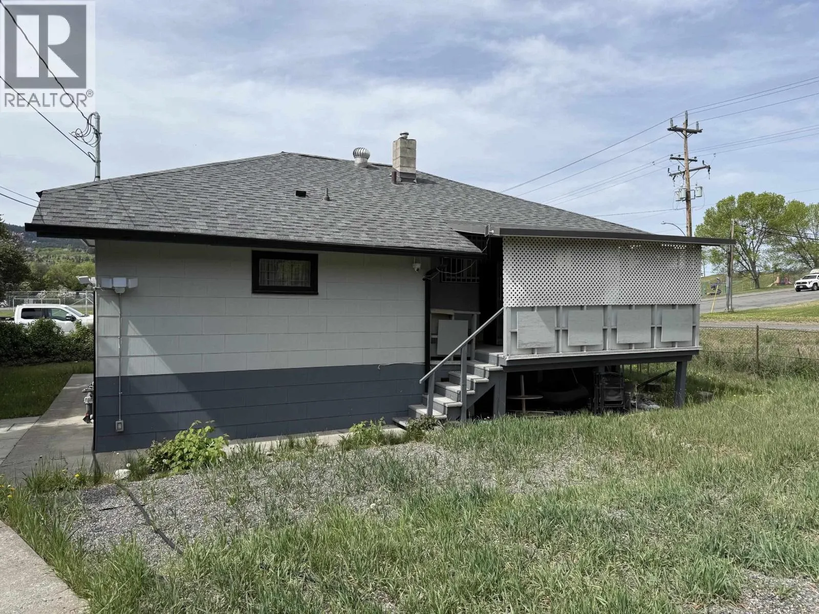 390 N THIRD AVENUE