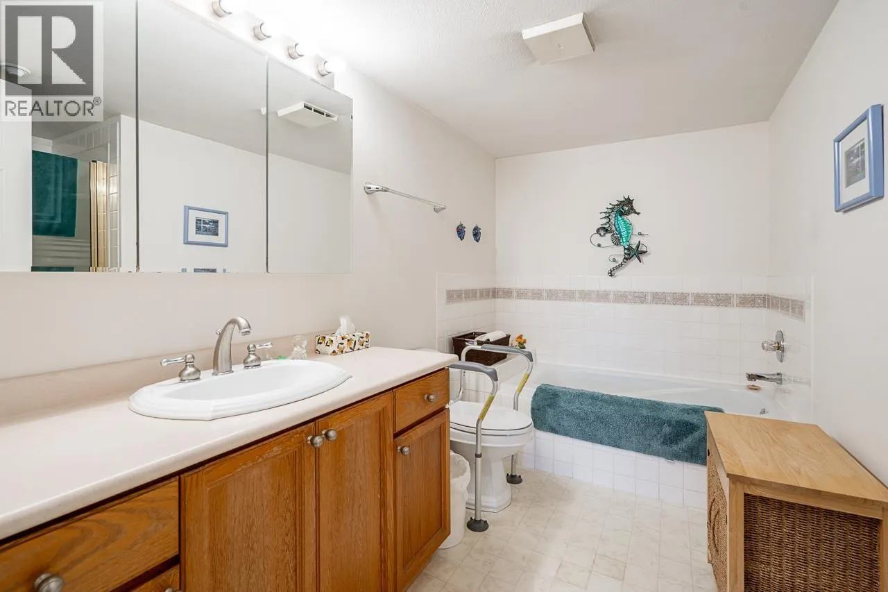 33 323 GOVERNORS COURT