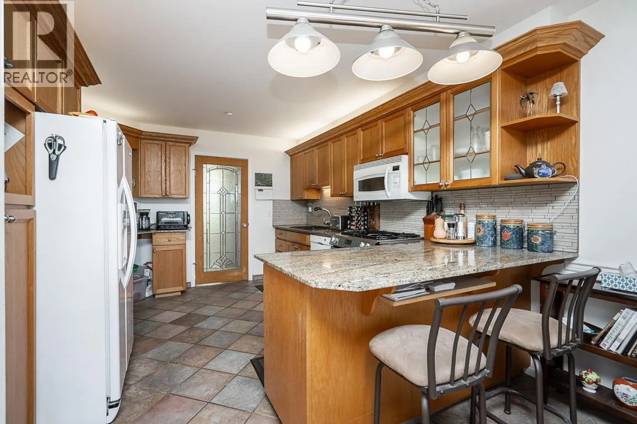33 323 GOVERNORS COURT