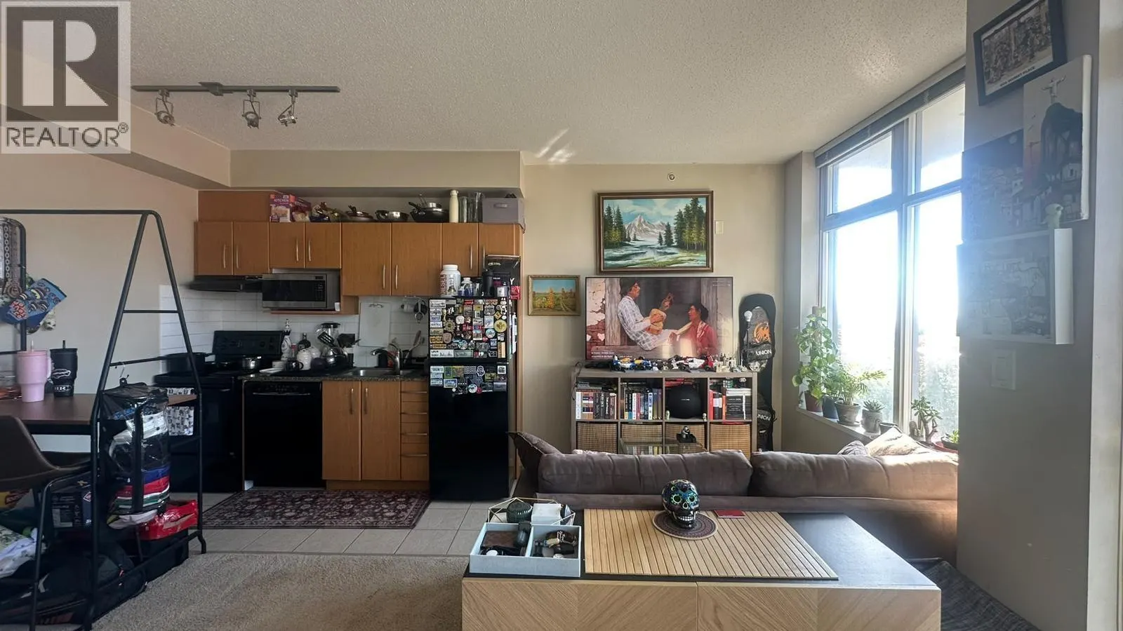 602 9298 UNIVERSITY CRESCENT