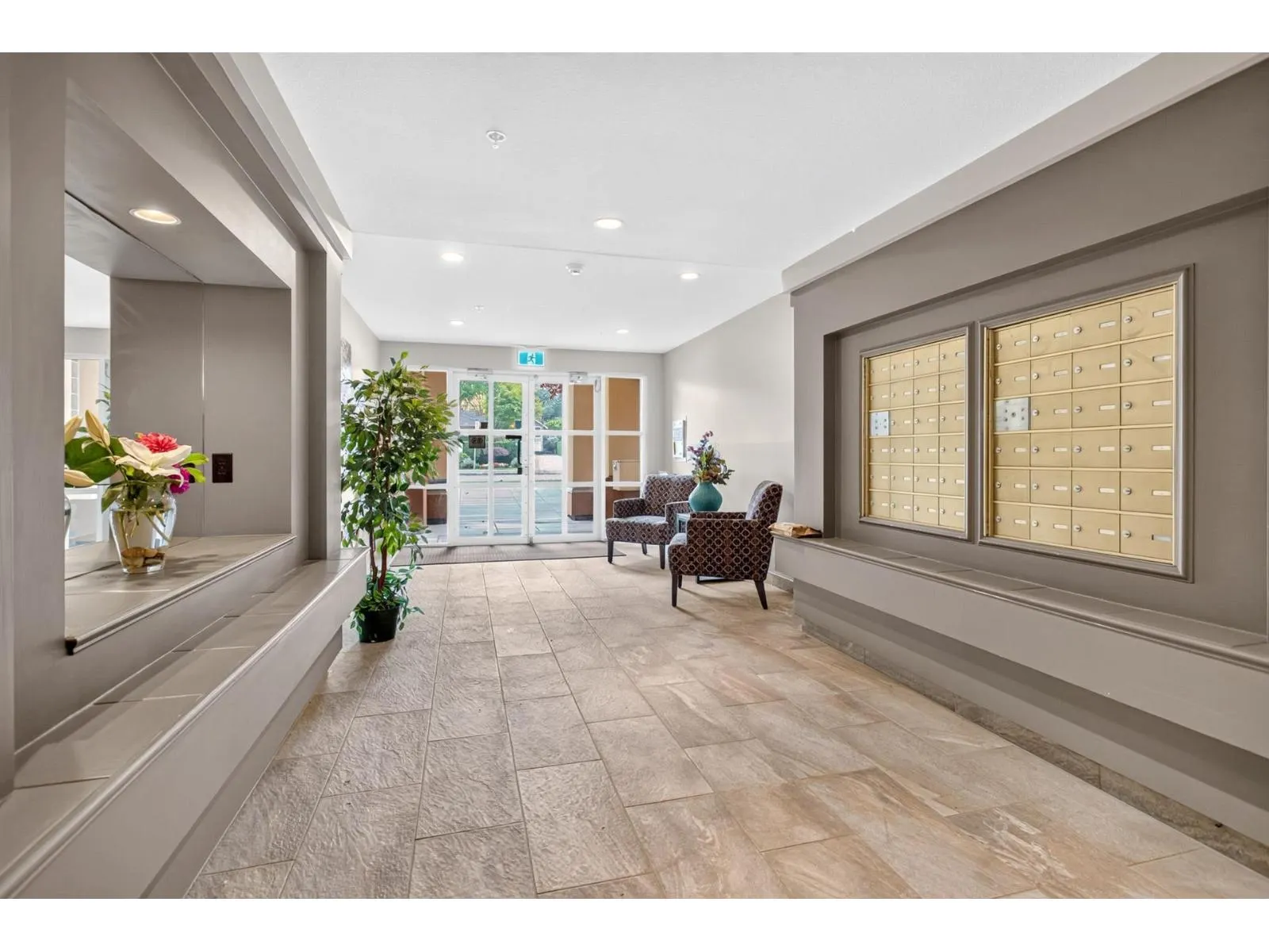 208 15155 22 AVENUE