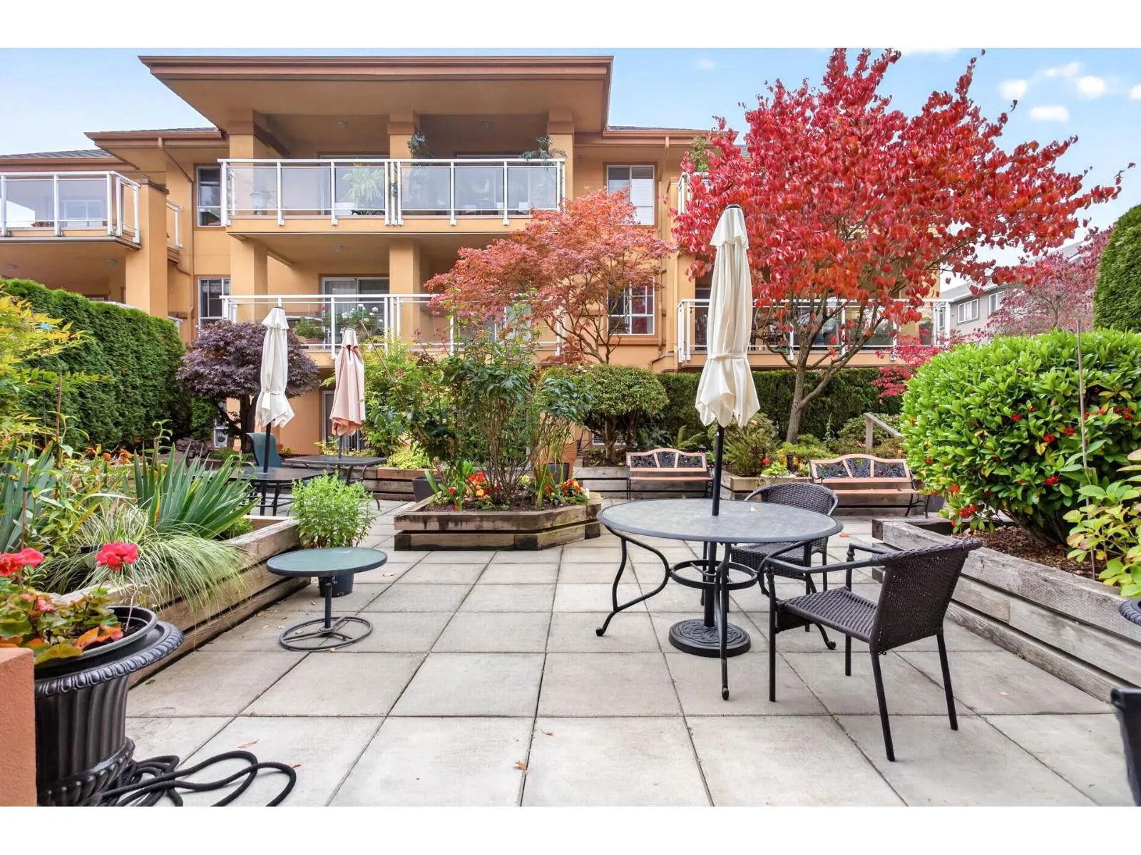 208 15155 22 AVENUE