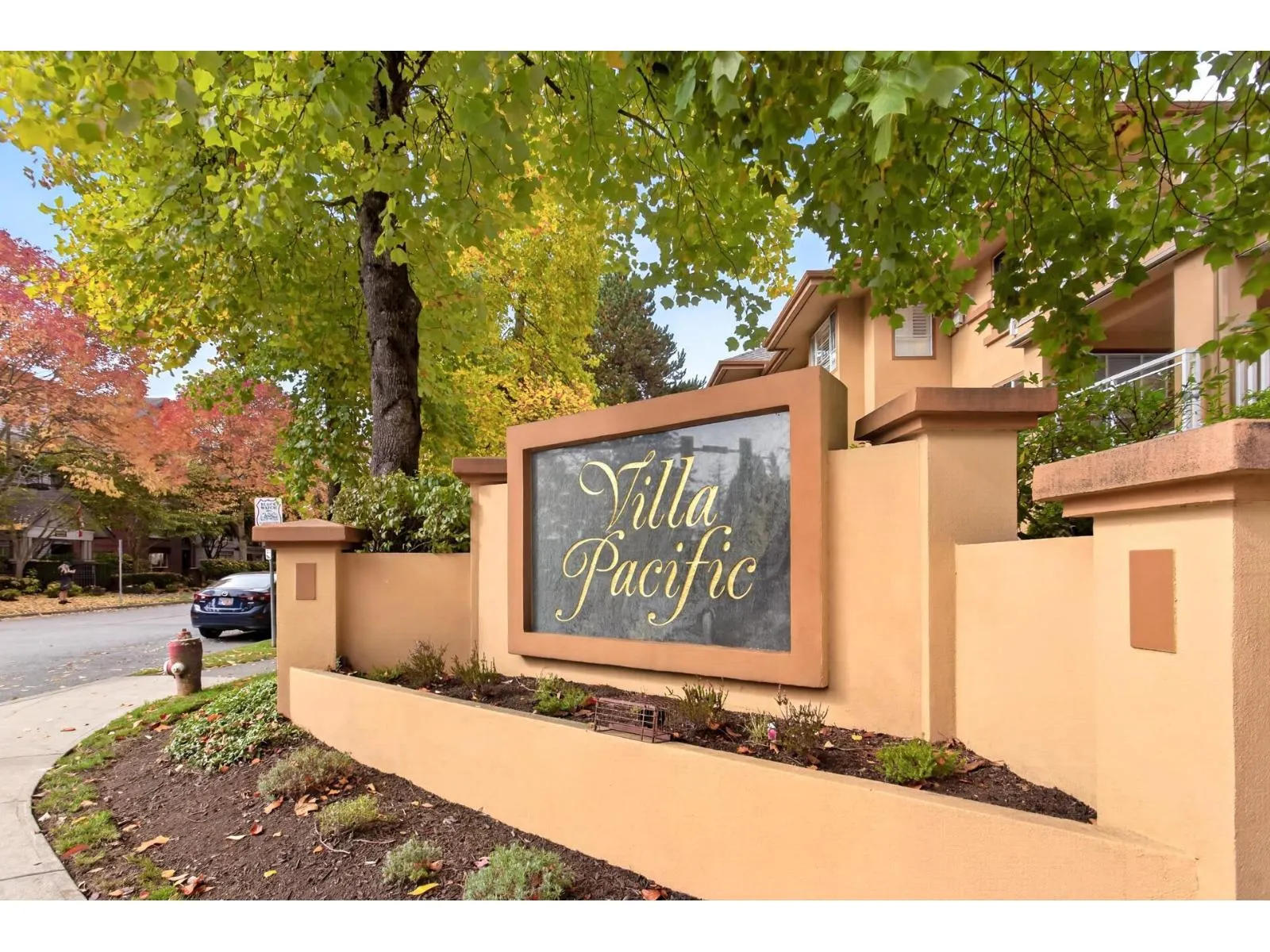 208 15155 22 AVENUE