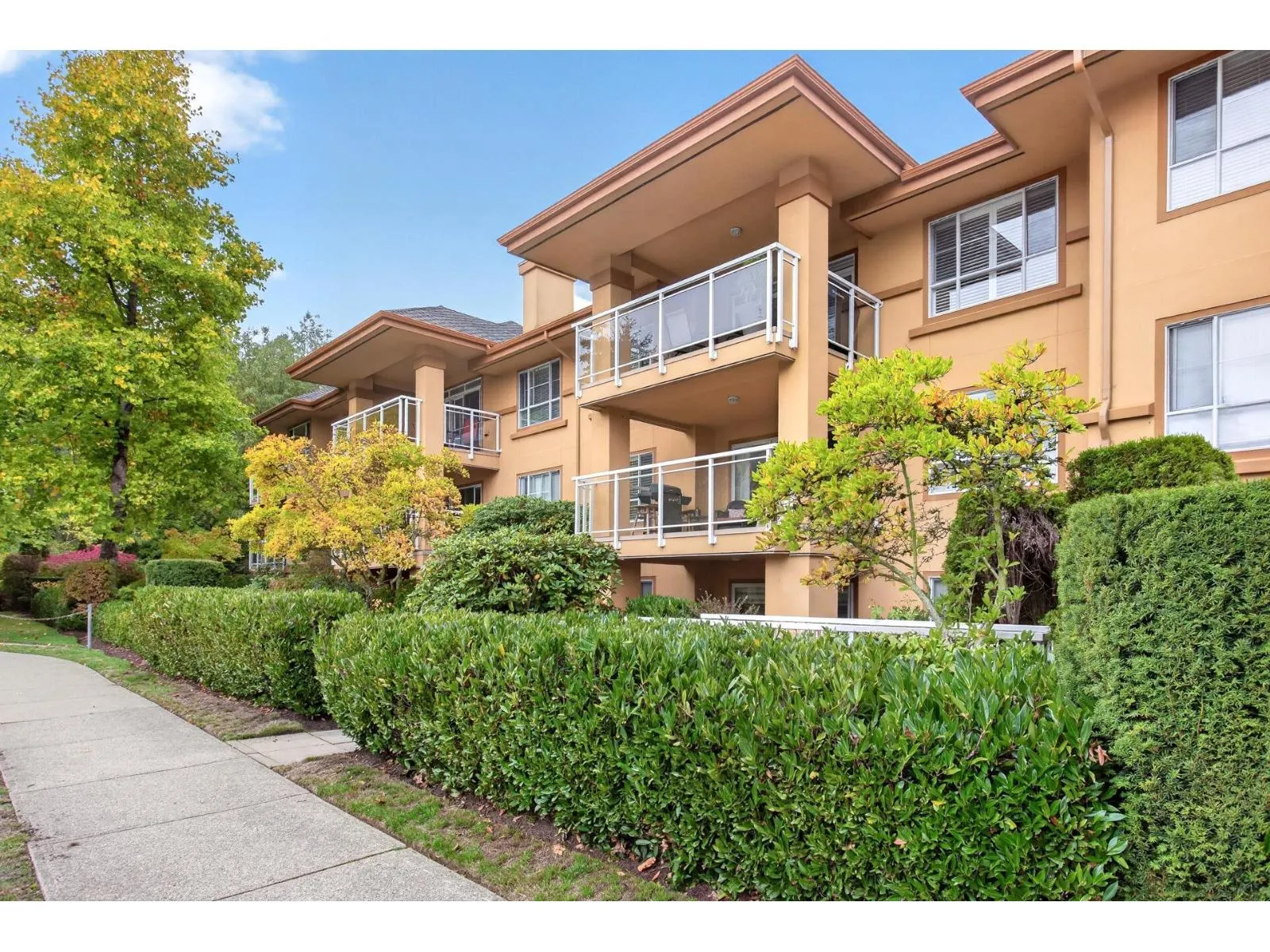 208 15155 22 AVENUE