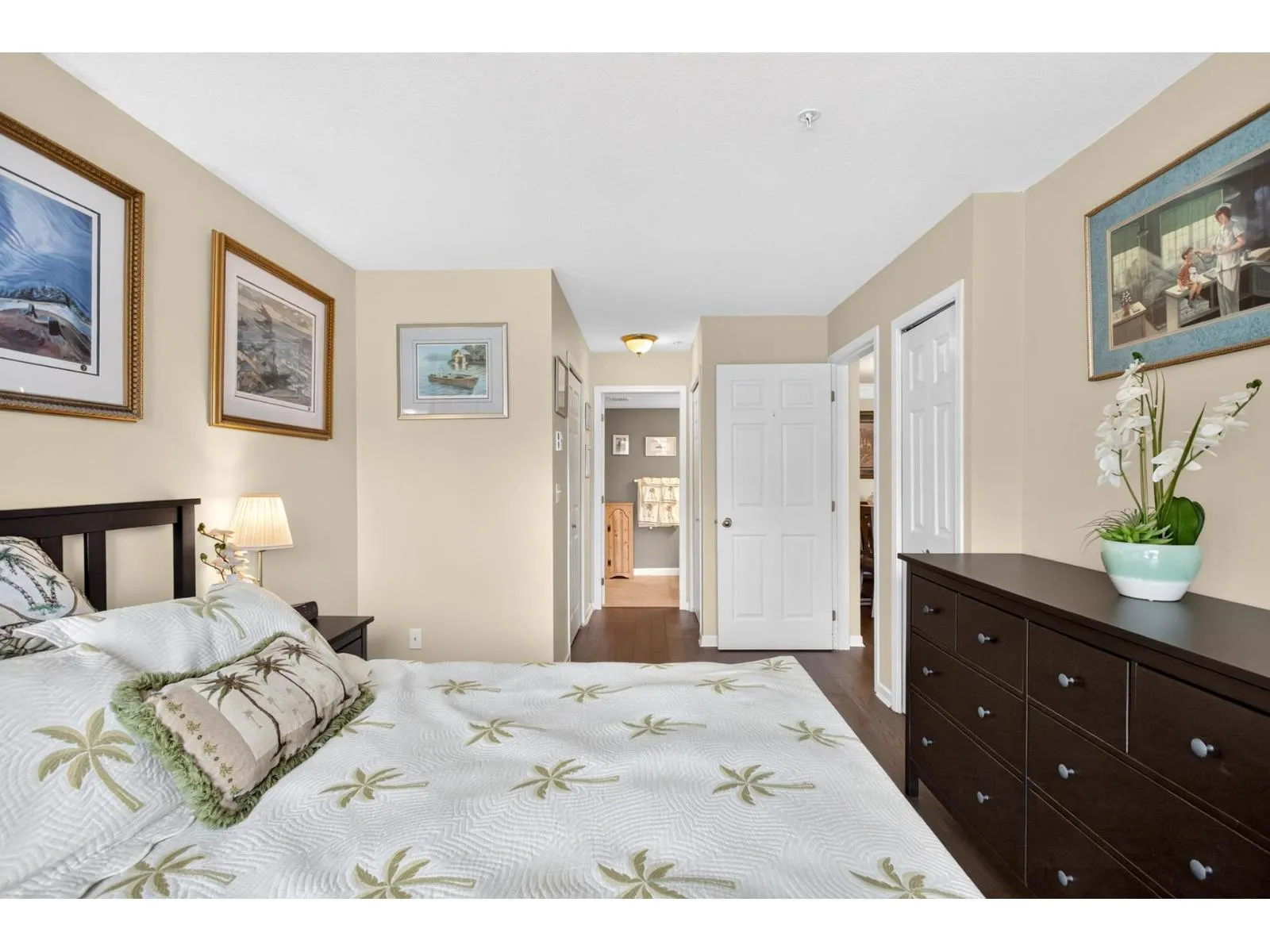 208 15155 22 AVENUE