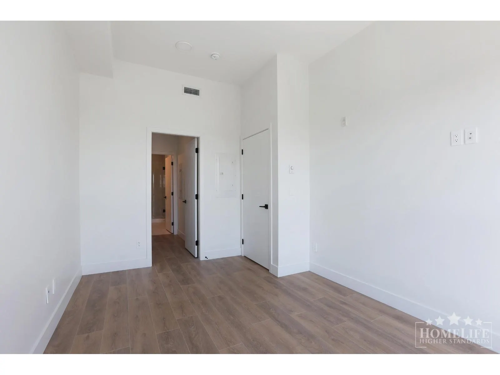 403 8496 120 STREET